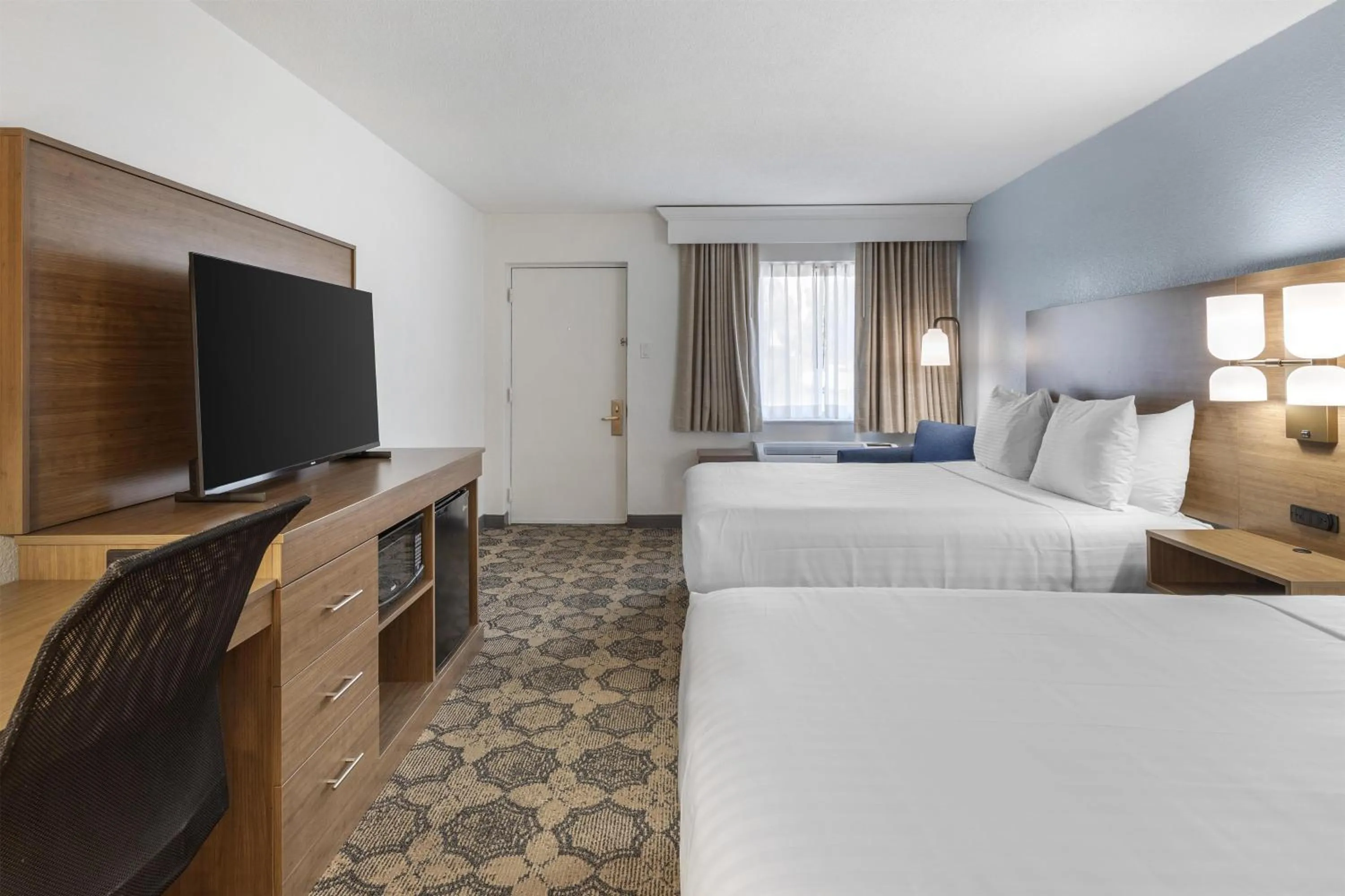 Bedroom, Bed in Best Western Palm Beach Lakes