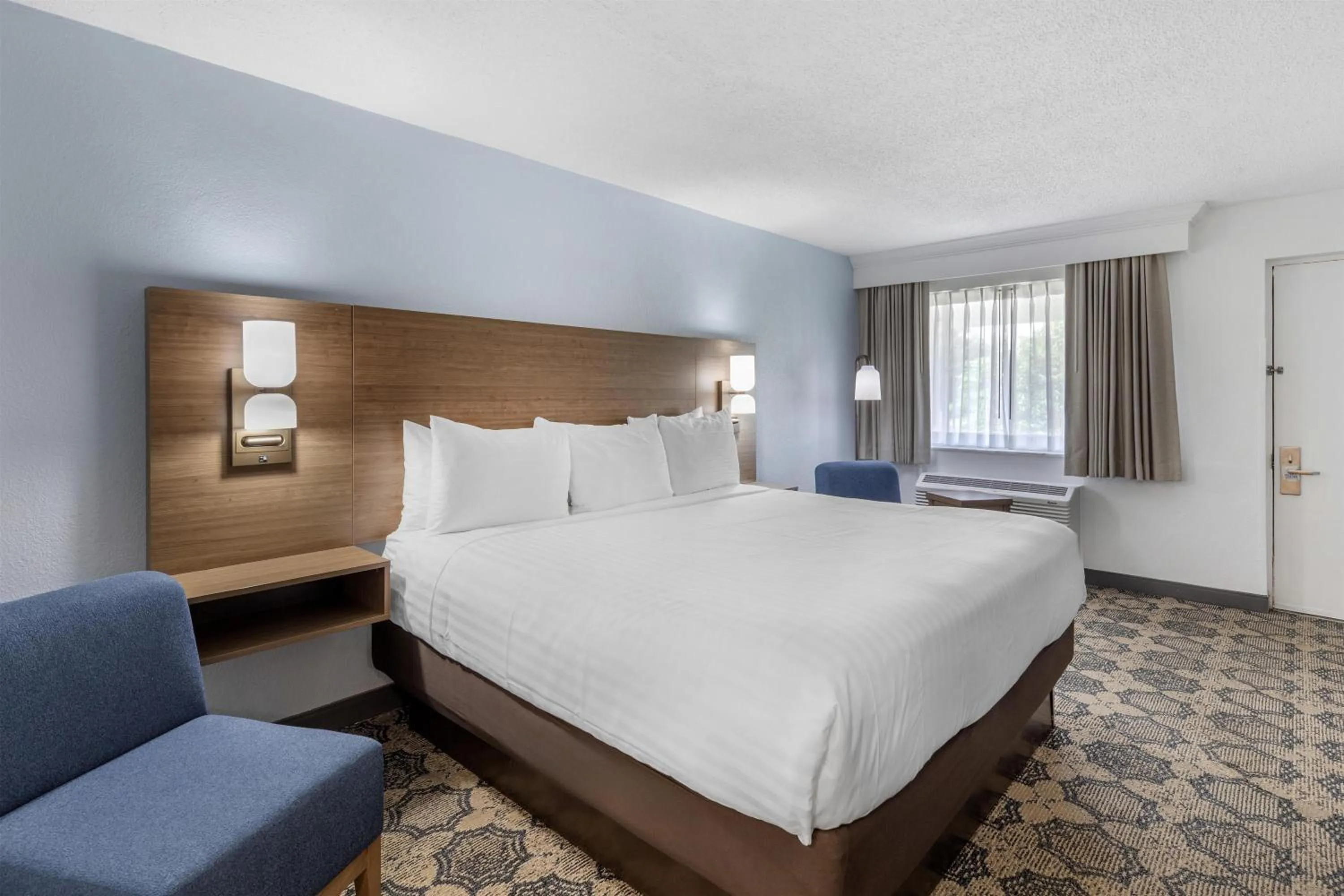 Bedroom, Bed in Best Western Palm Beach Lakes