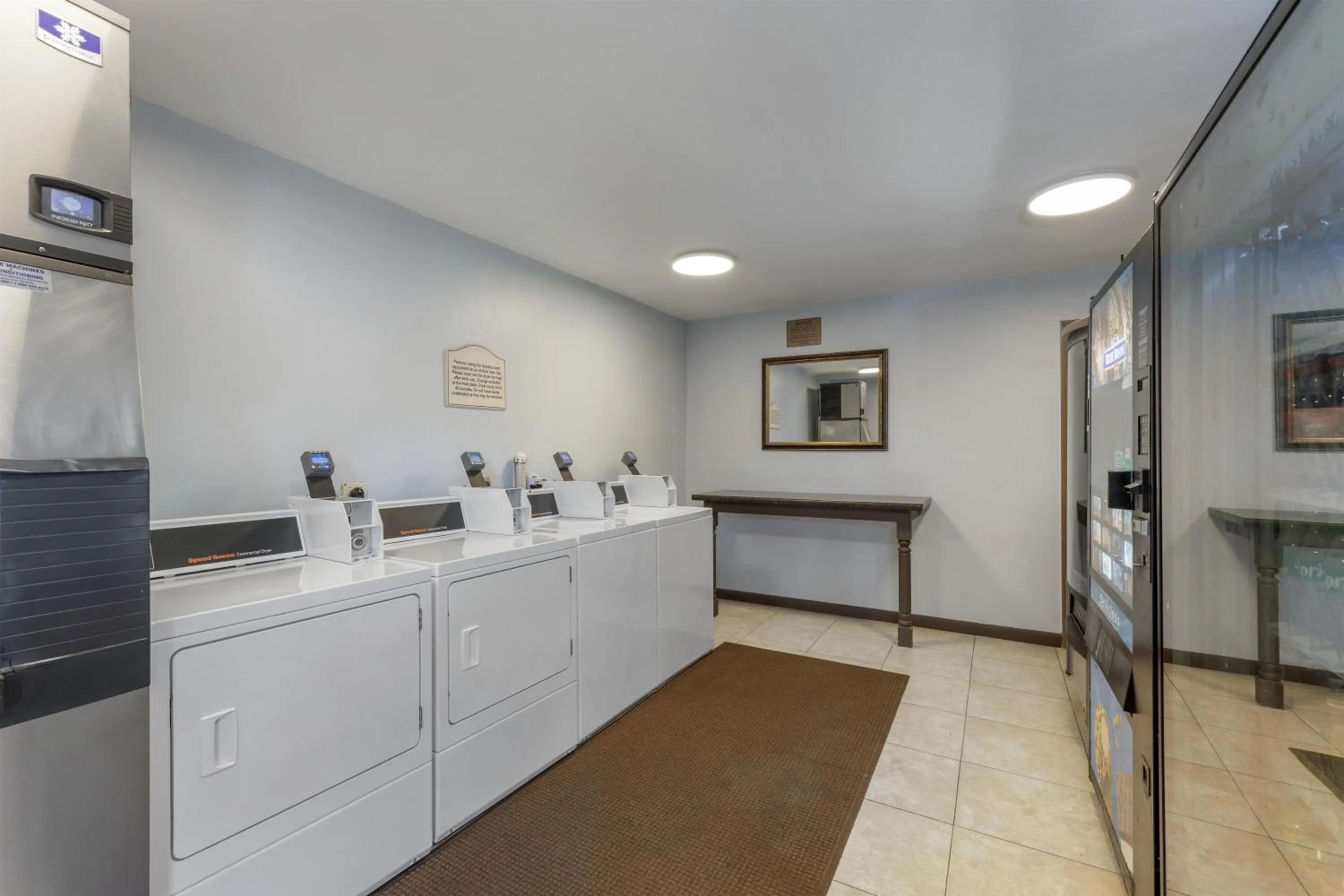 Property building in Best Western Palm Beach Lakes