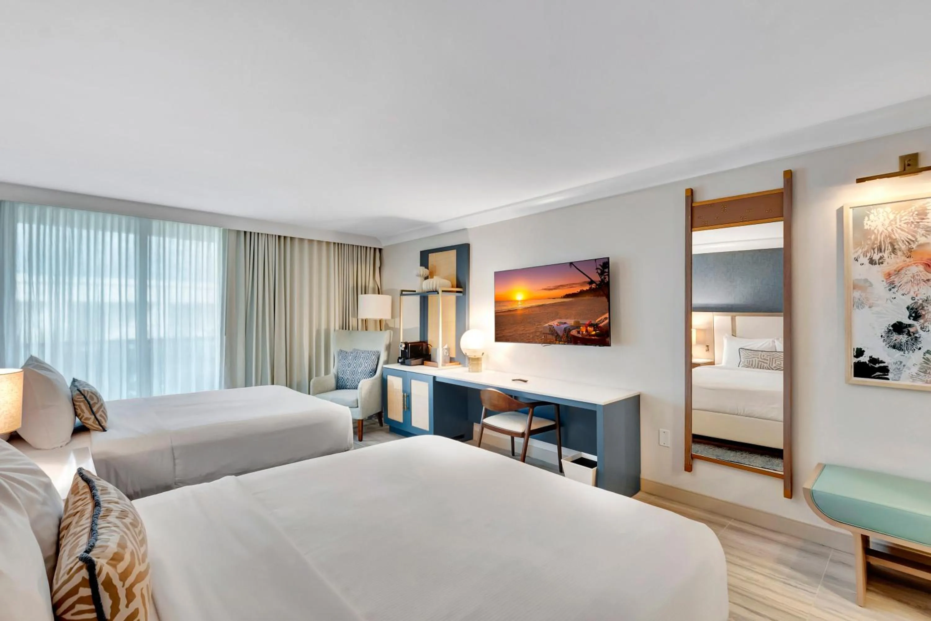 Bedroom, Bed in Tideline Palm Beach Ocean Resort and Spa