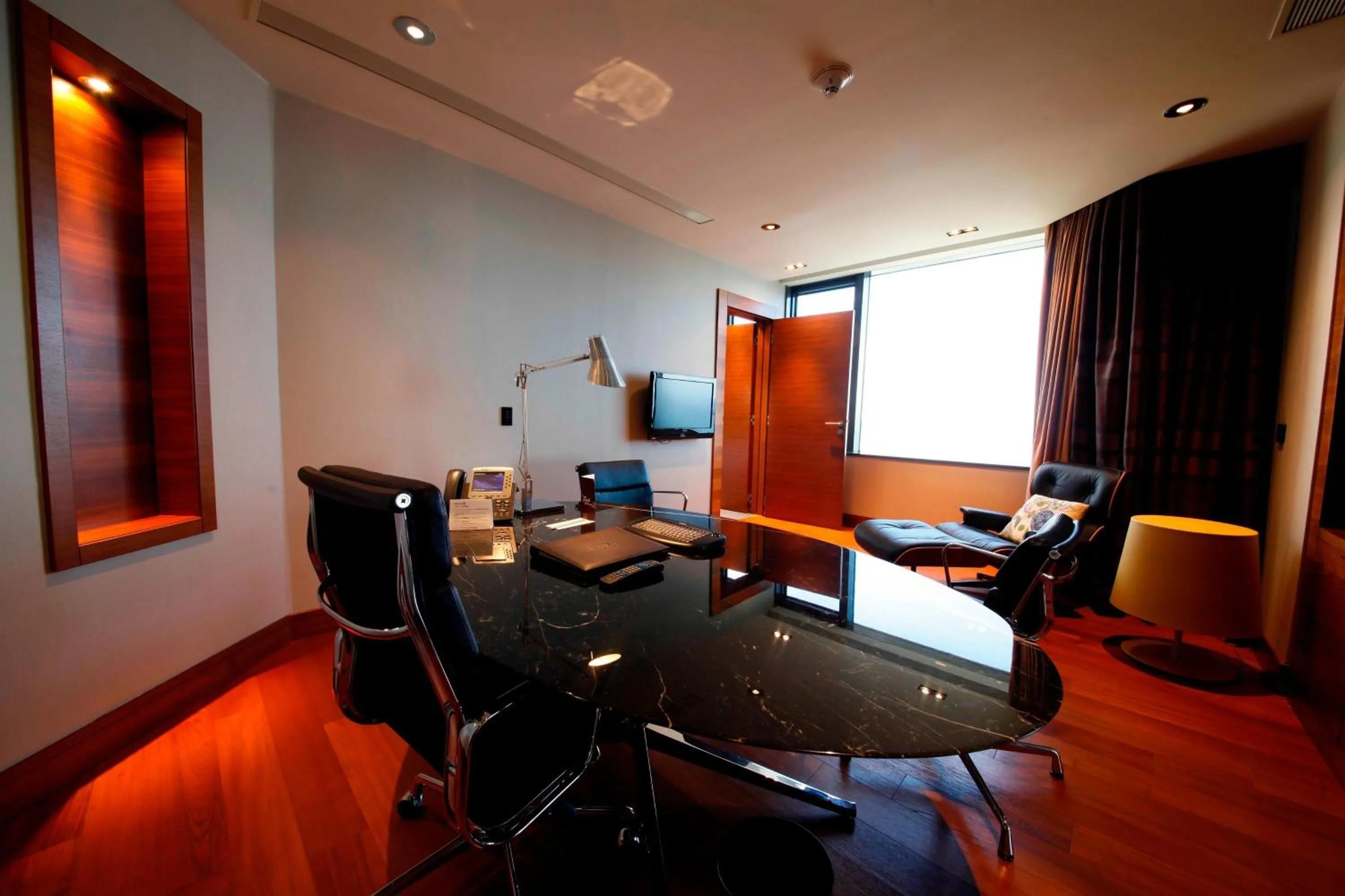 Photo of the whole room in Sheraton Istanbul Atakoy Hotel