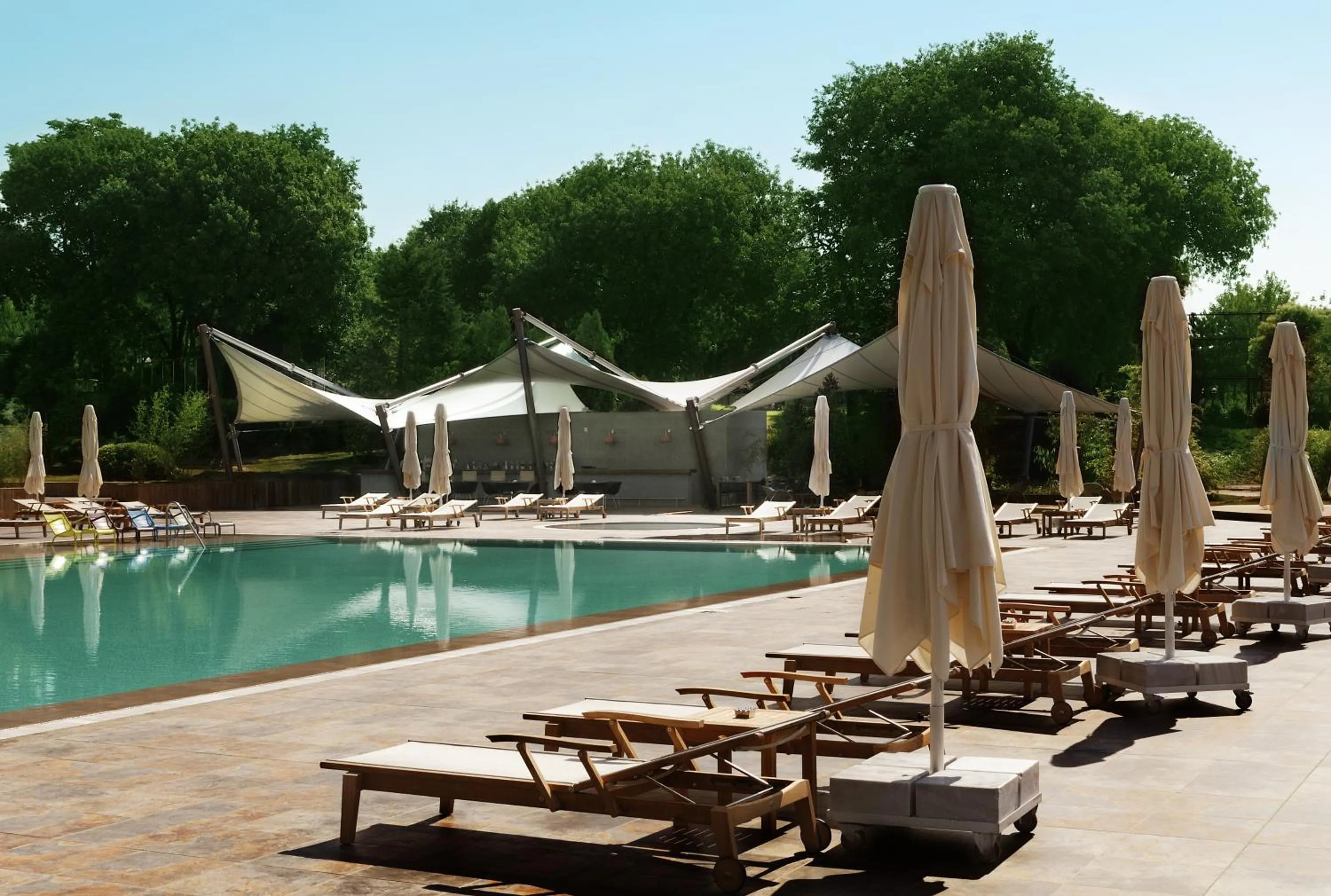 Swimming pool in Sheraton Istanbul Atakoy Hotel