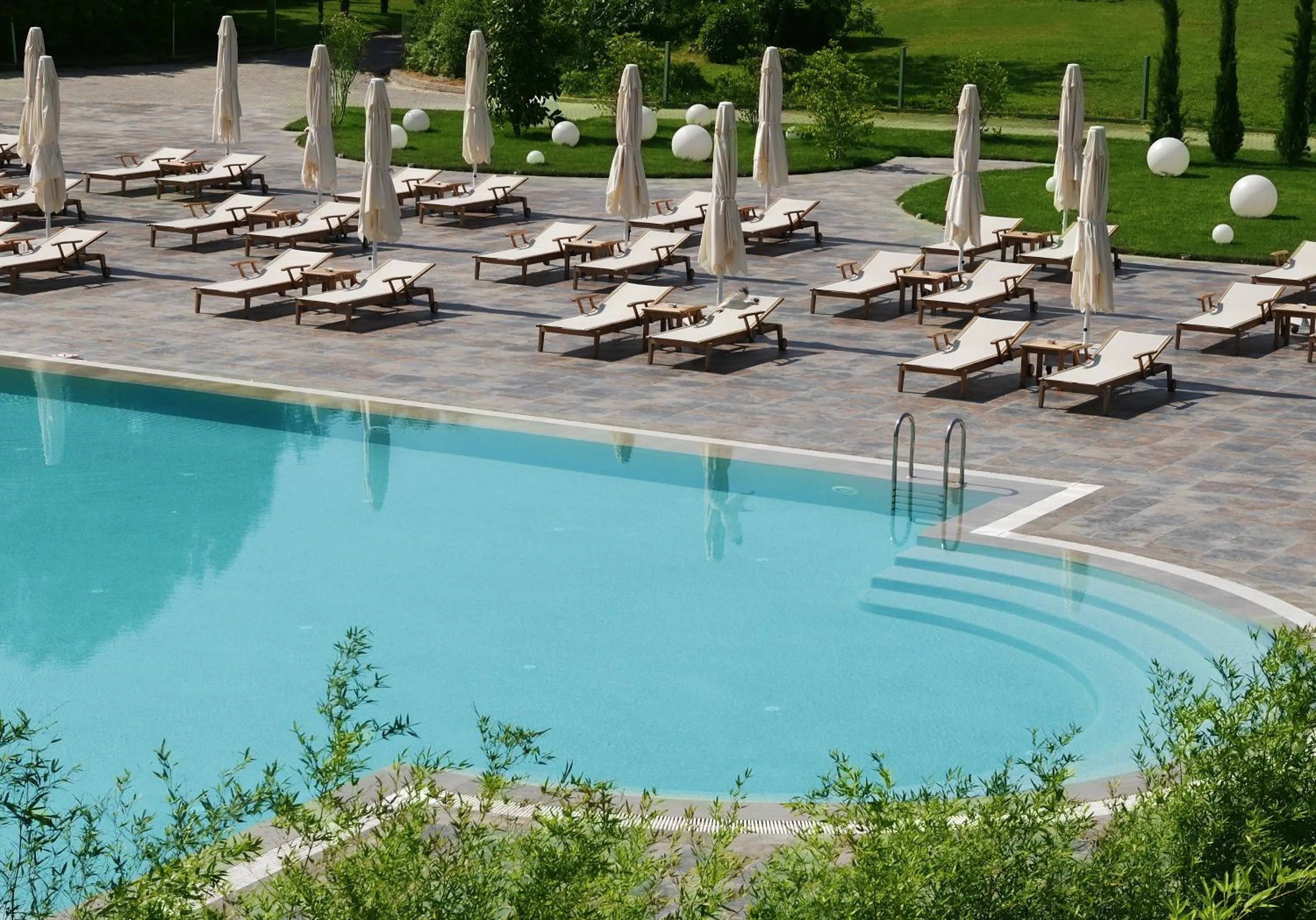Swimming pool in Sheraton Istanbul Atakoy Hotel