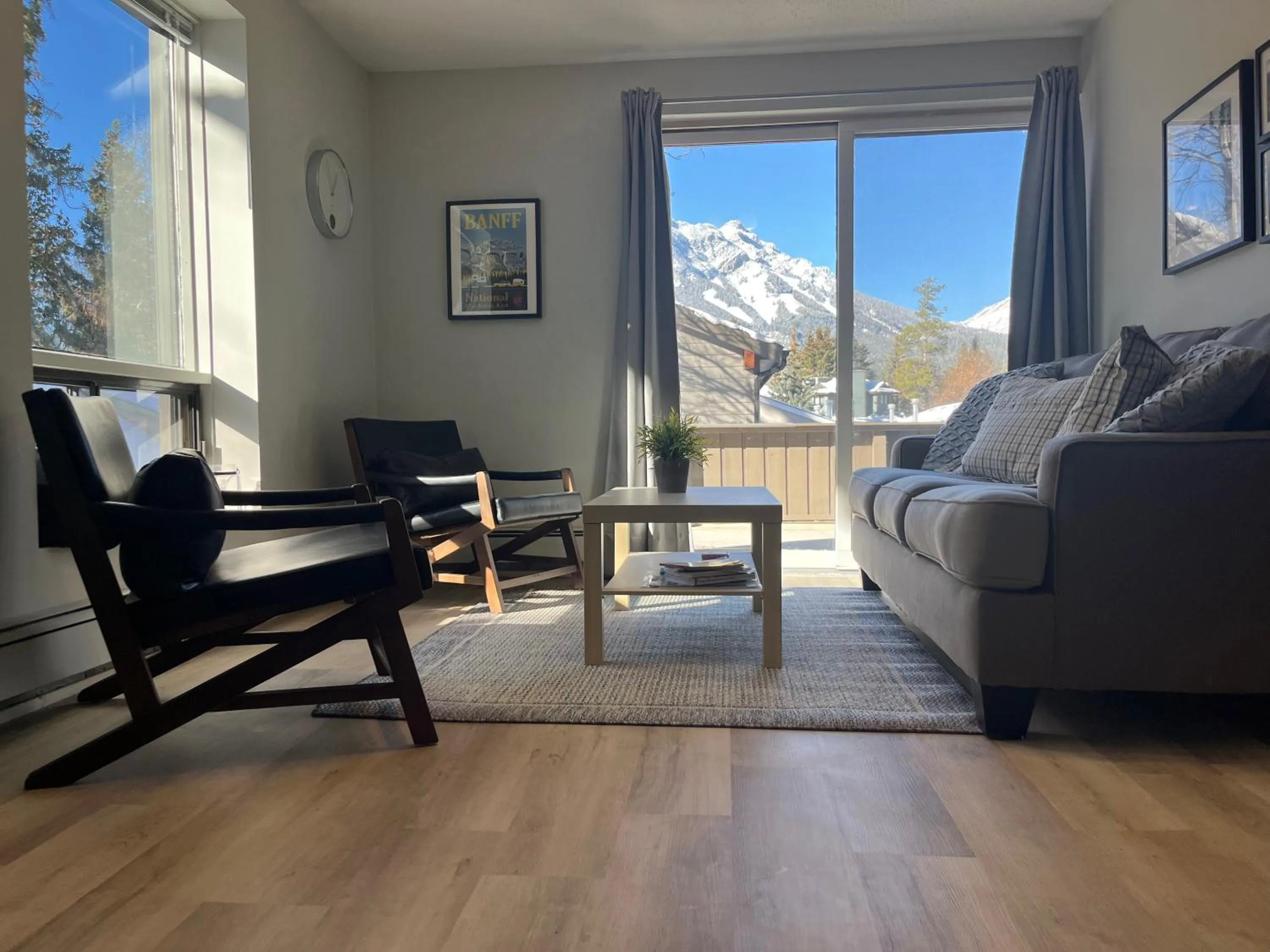 Communal lounge/ TV room in Mountain View Bed & Breakfast