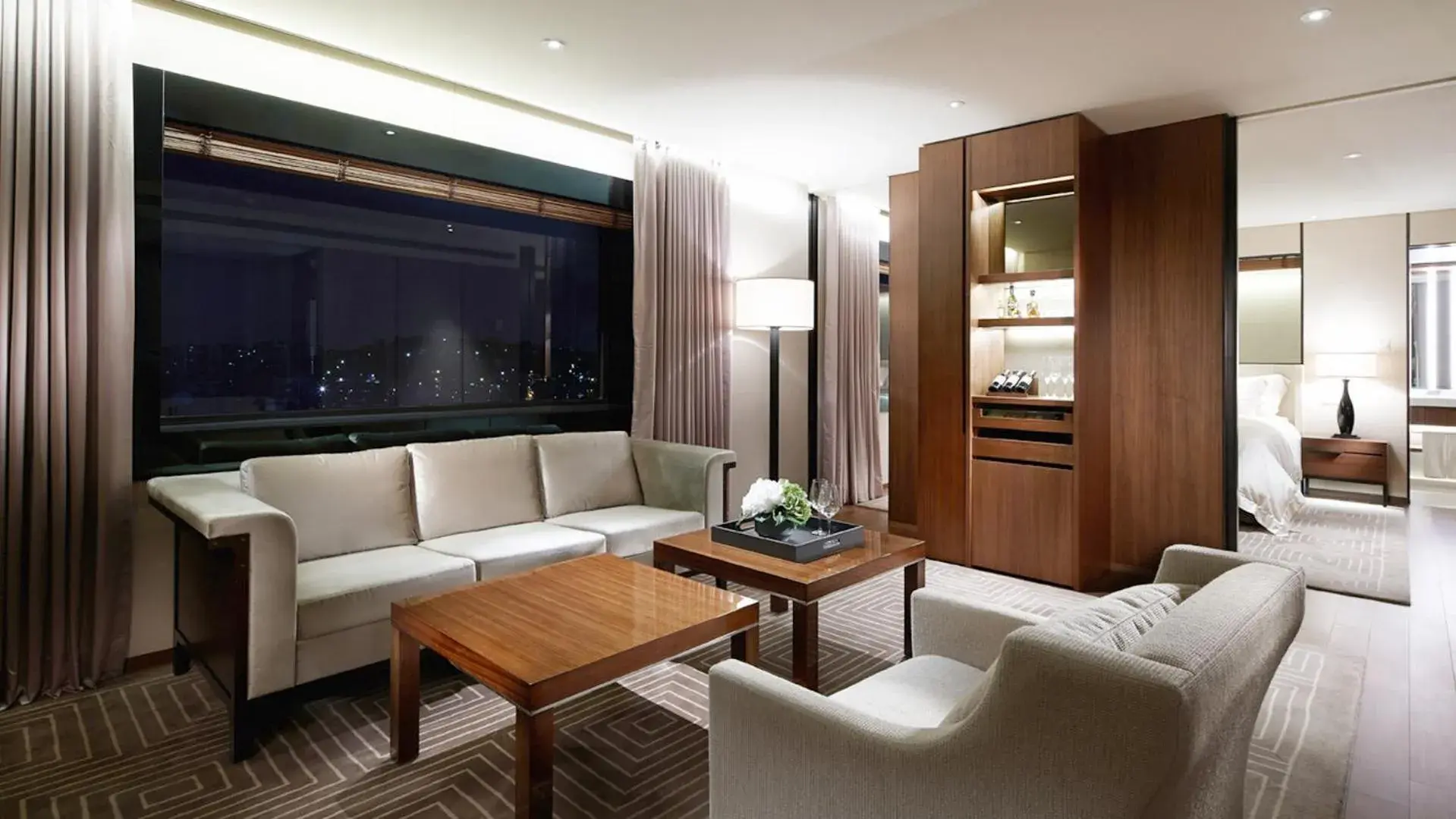 Corner Suite with Indoor Pool Access Only in The Shilla Seoul Corner Suite with Indoor Pool Access Only in The Shilla Seoul