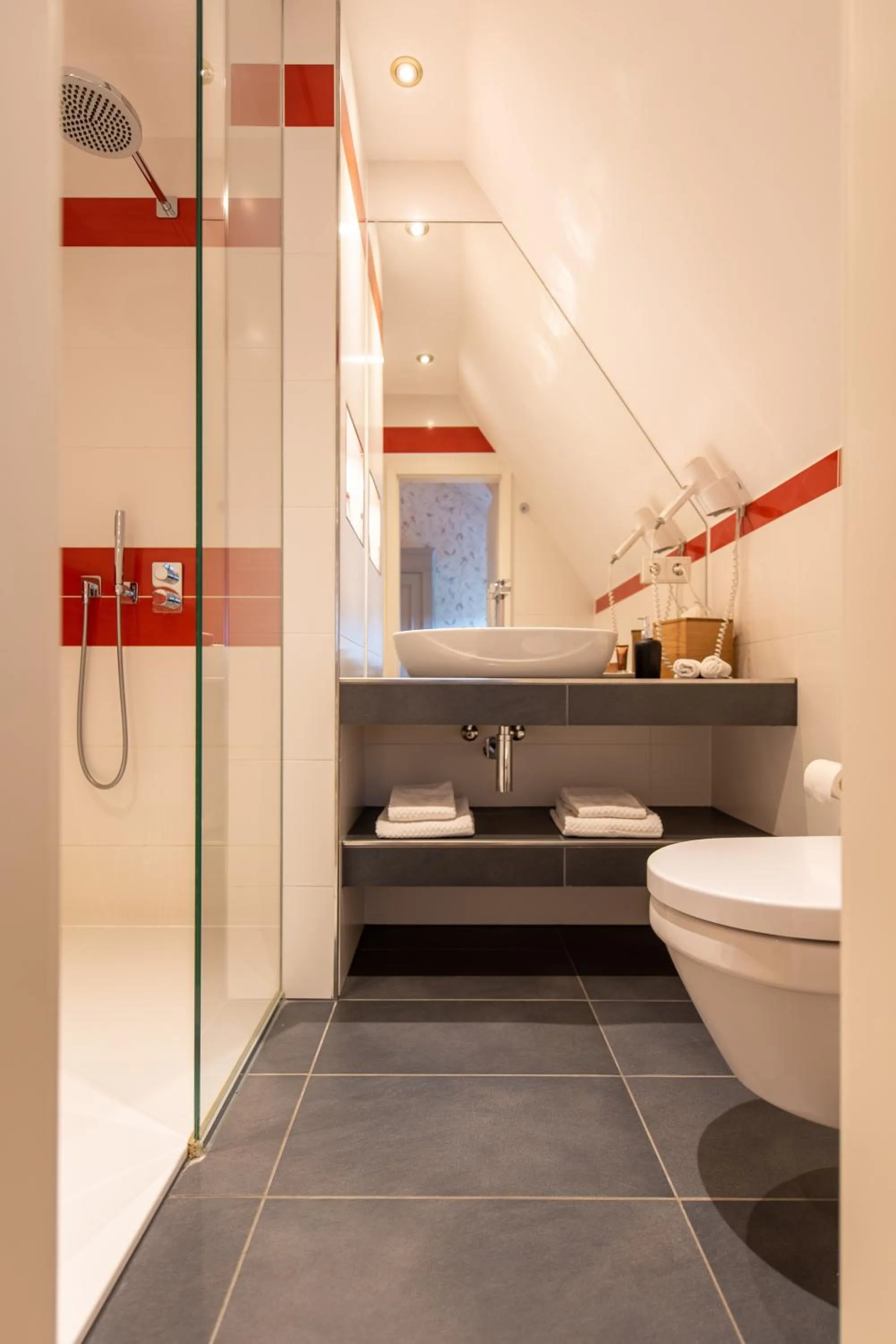 Bathroom in Gästehaus Schloss Saareck