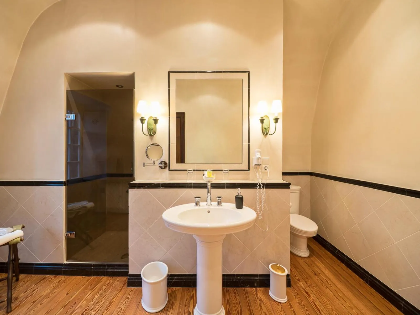 Bathroom in Gästehaus Schloss Saareck
