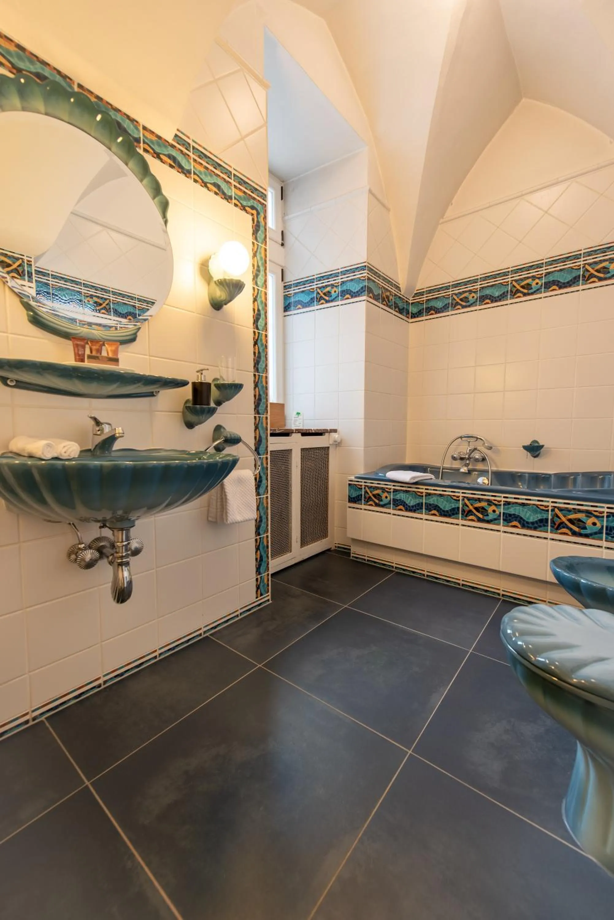 Bathroom in Gästehaus Schloss Saareck