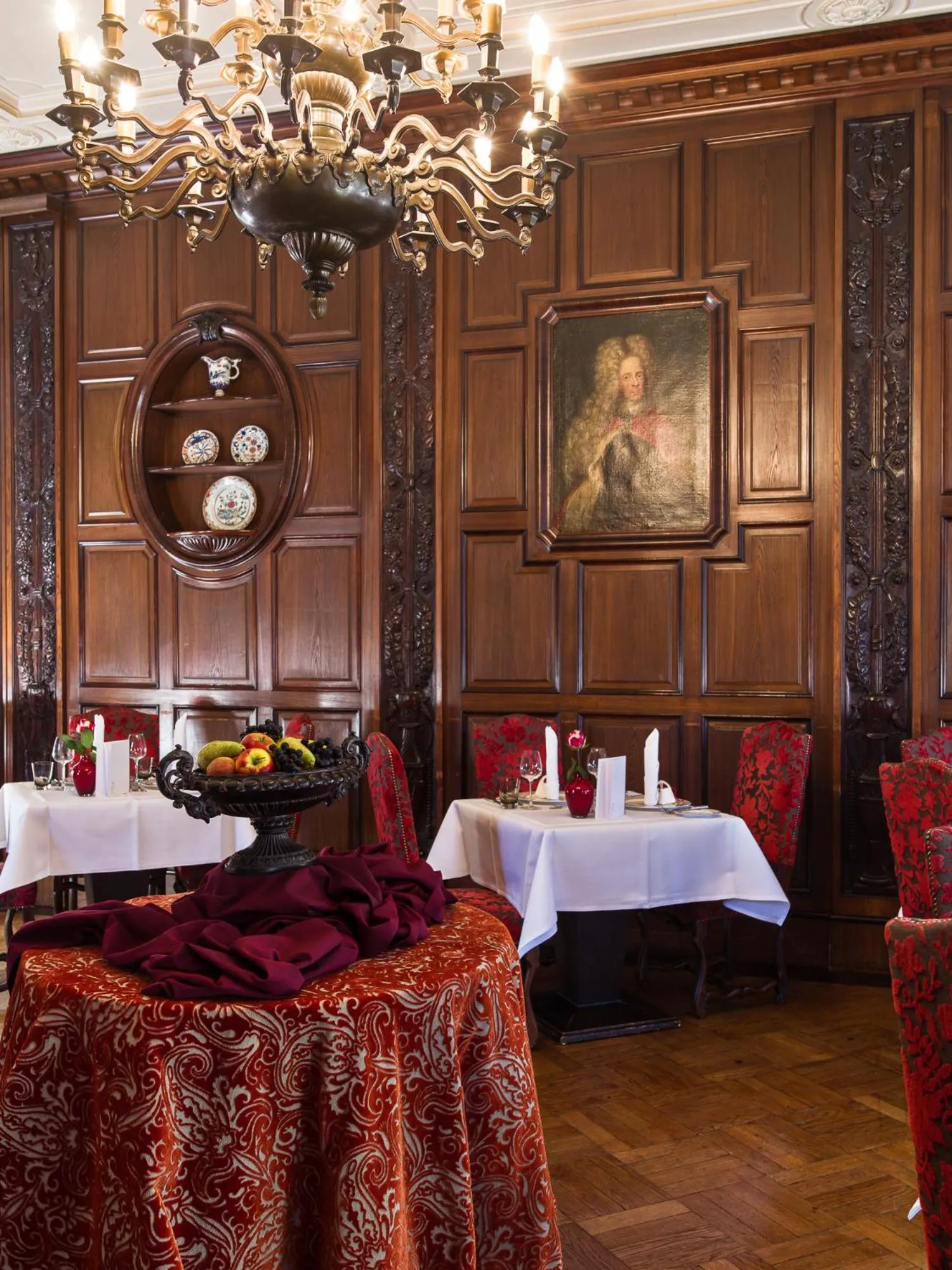 Restaurant/places to eat in Gästehaus Schloss Saareck