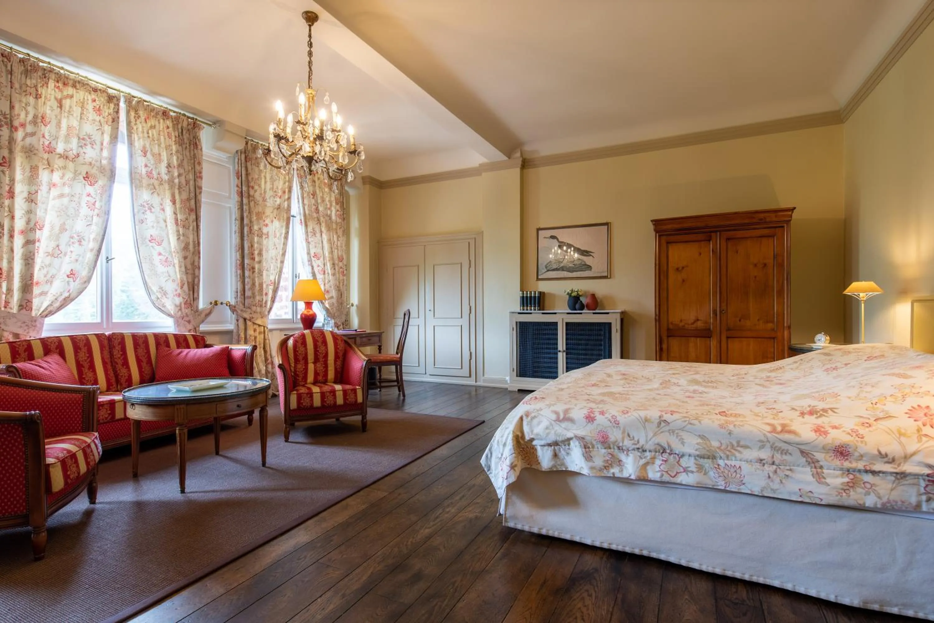 Bedroom, Bed in Gästehaus Schloss Saareck