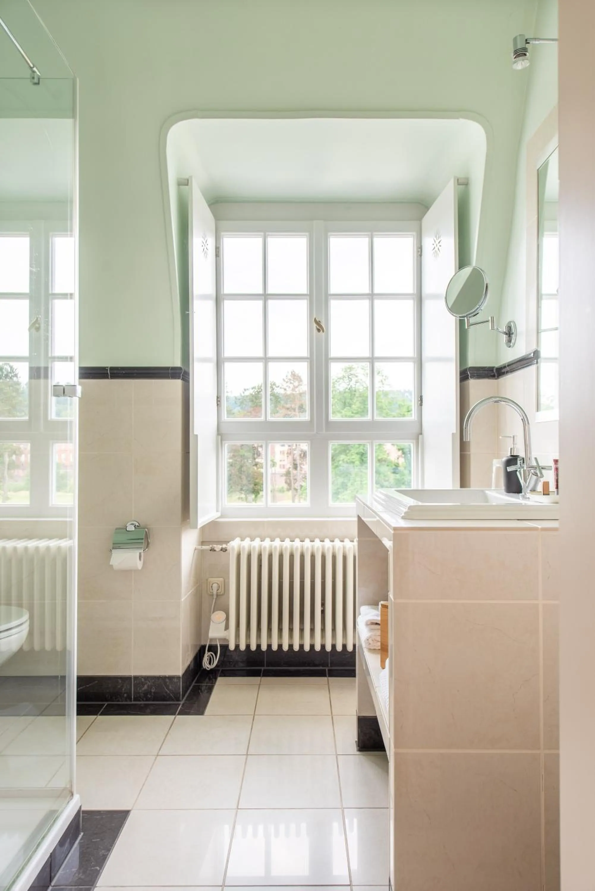 Bathroom in Gästehaus Schloss Saareck