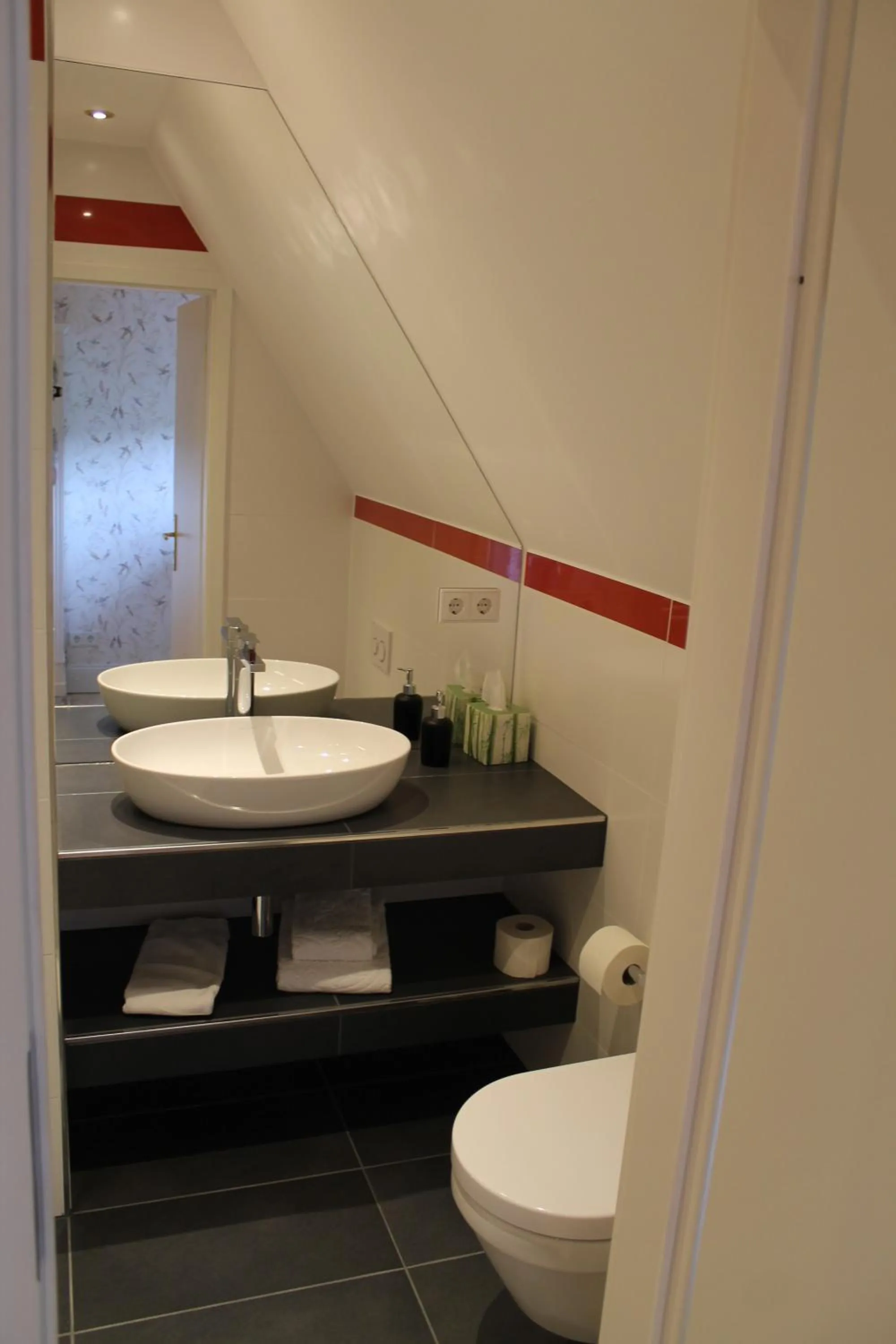 Bathroom in Gästehaus Schloss Saareck