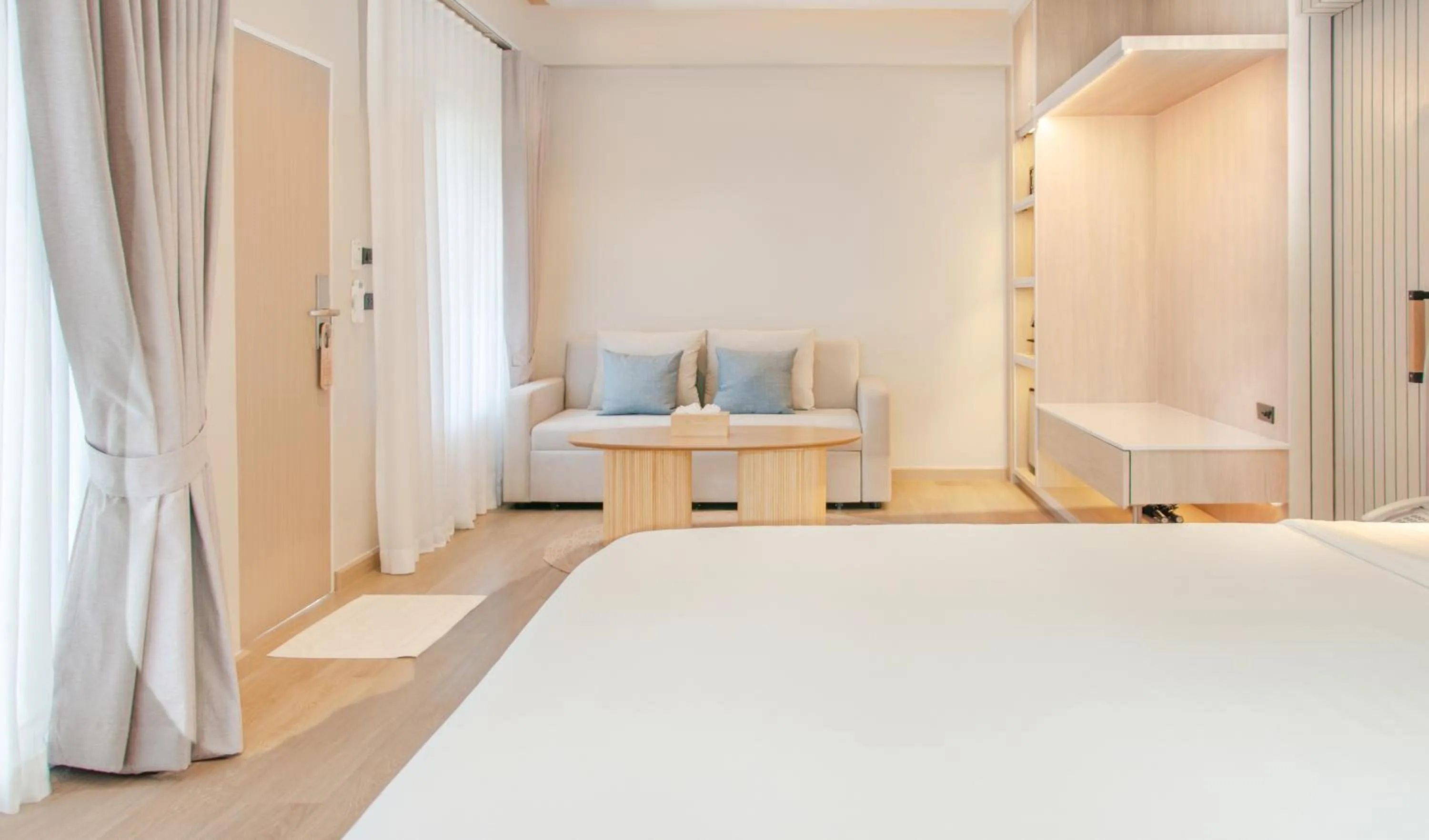 Bed in Khaolak Emerald Beach Resort and Spa