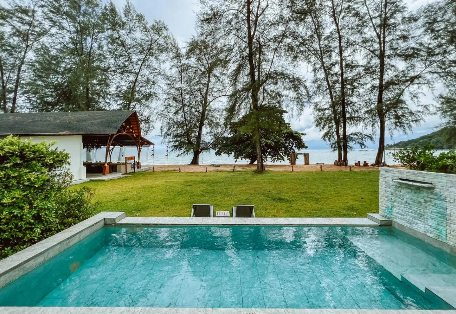 Swimming pool in Khaolak Emerald Beach Resort and Spa