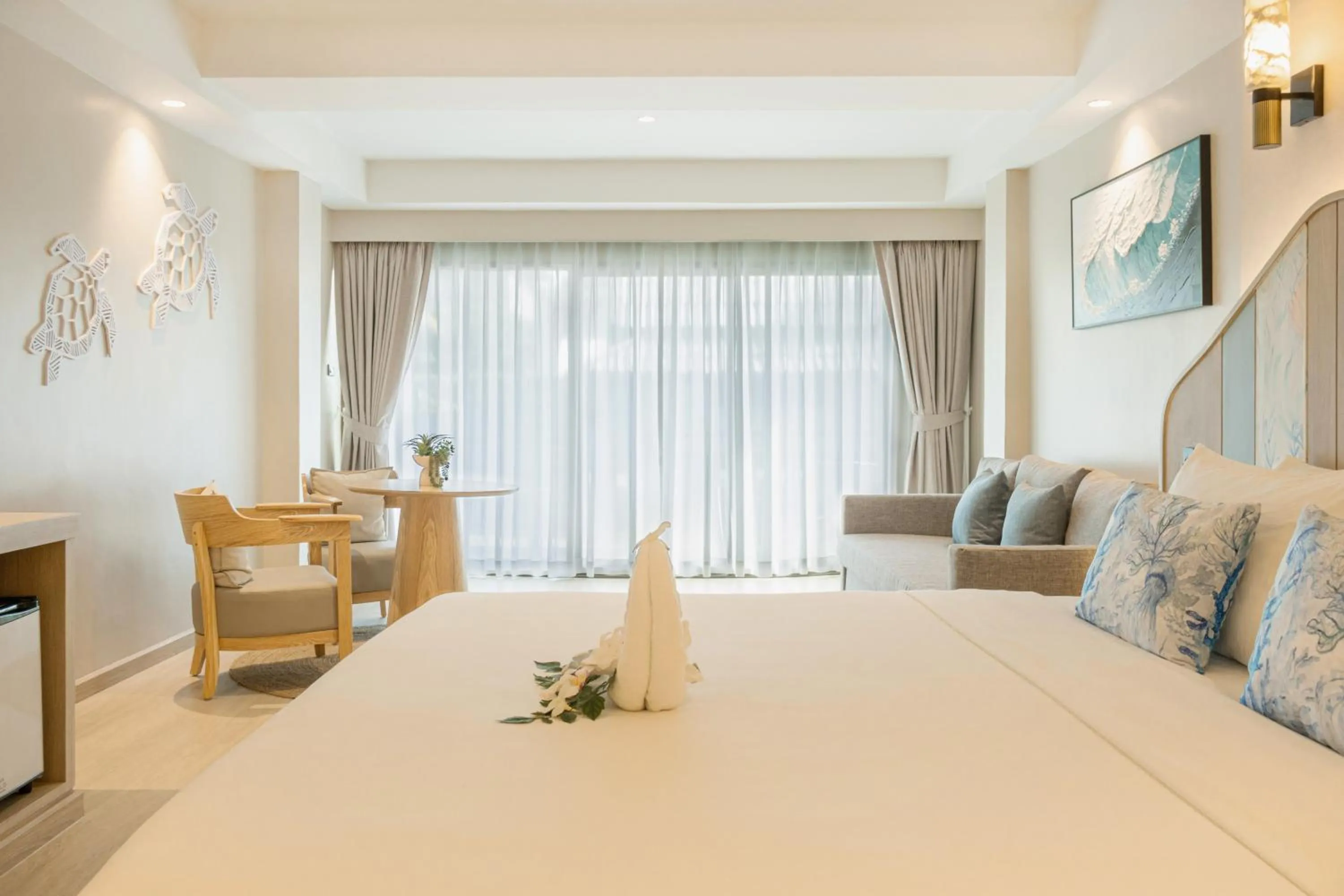 Bed in Khaolak Emerald Beach Resort and Spa