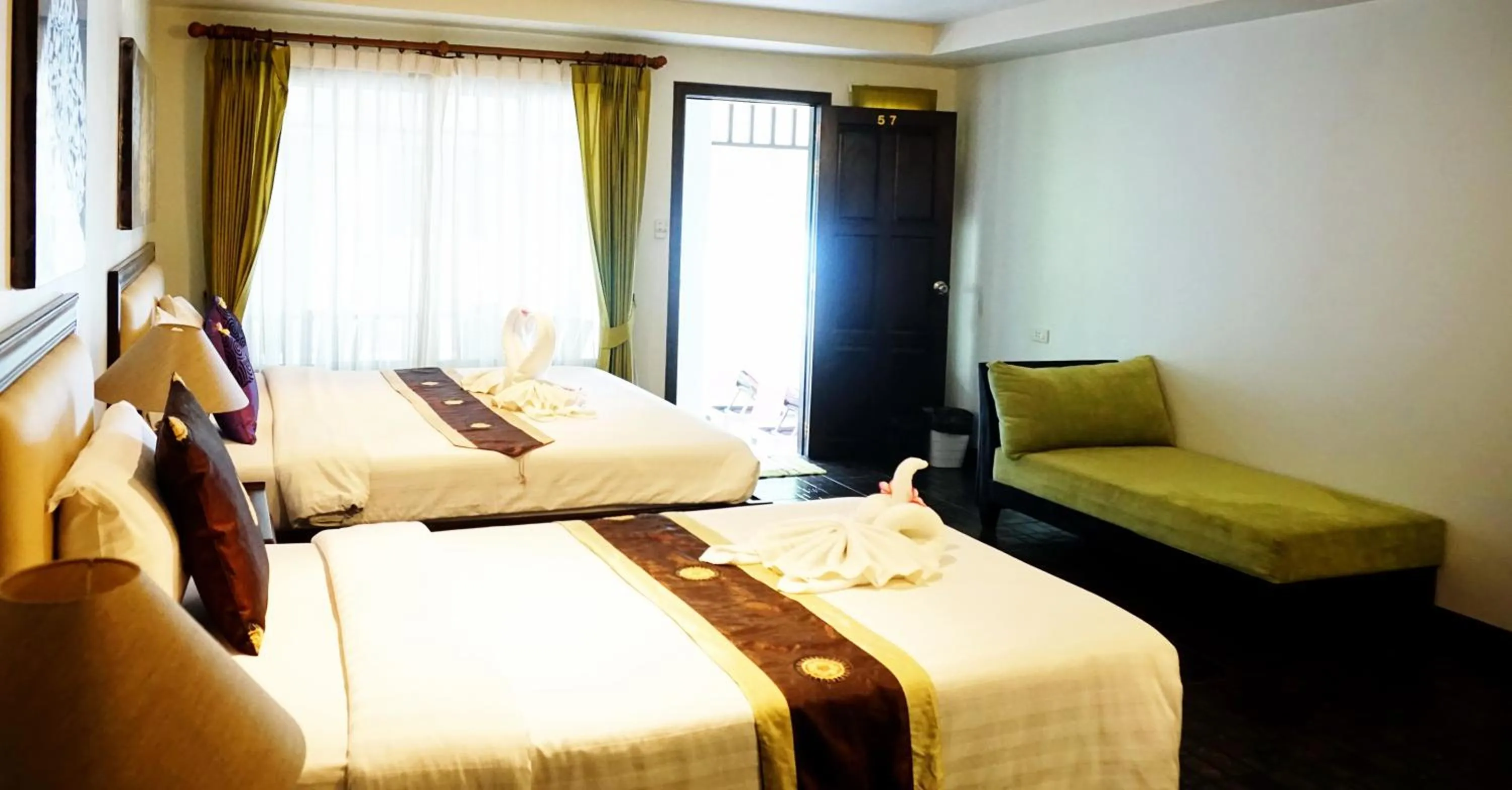 Bedroom, Bed in Lamai Inn 99 Bungalows