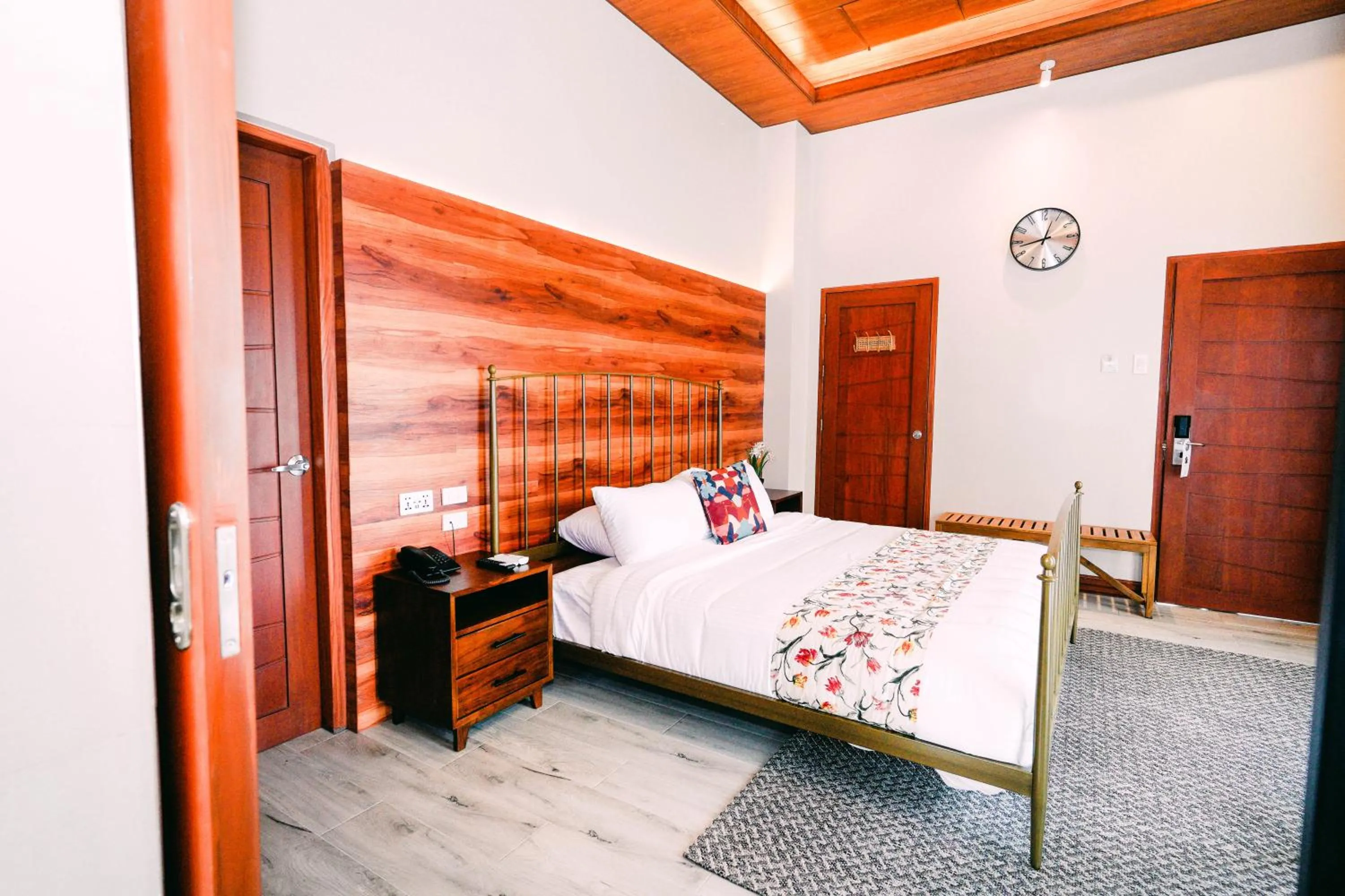 Bed in Hotel Kimberly Tagaytay