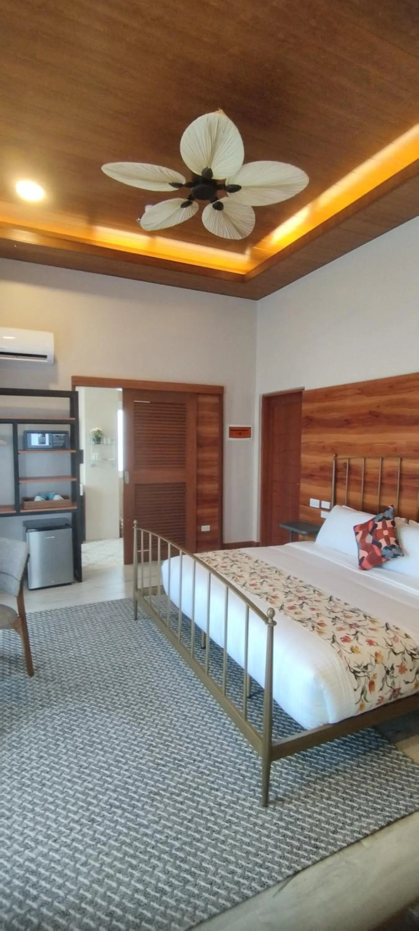 Bed in Hotel Kimberly Tagaytay