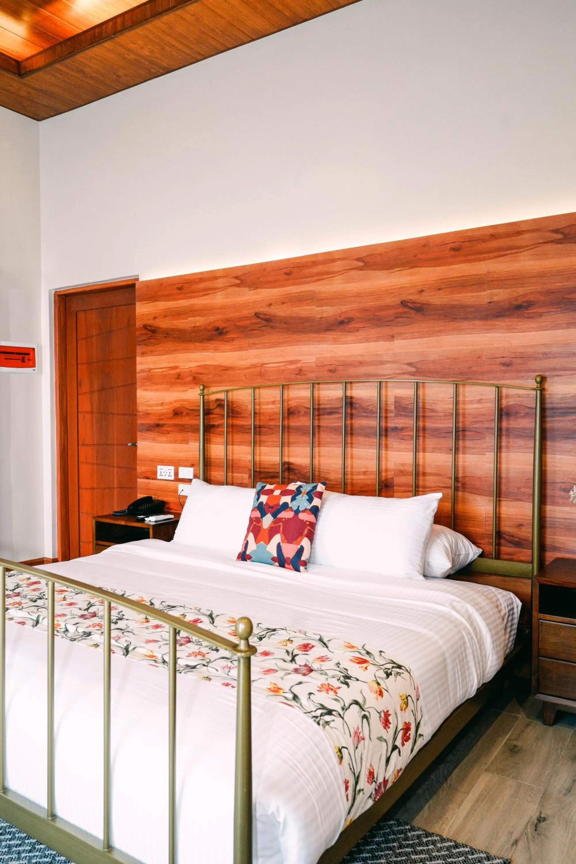 Bed in Hotel Kimberly Tagaytay