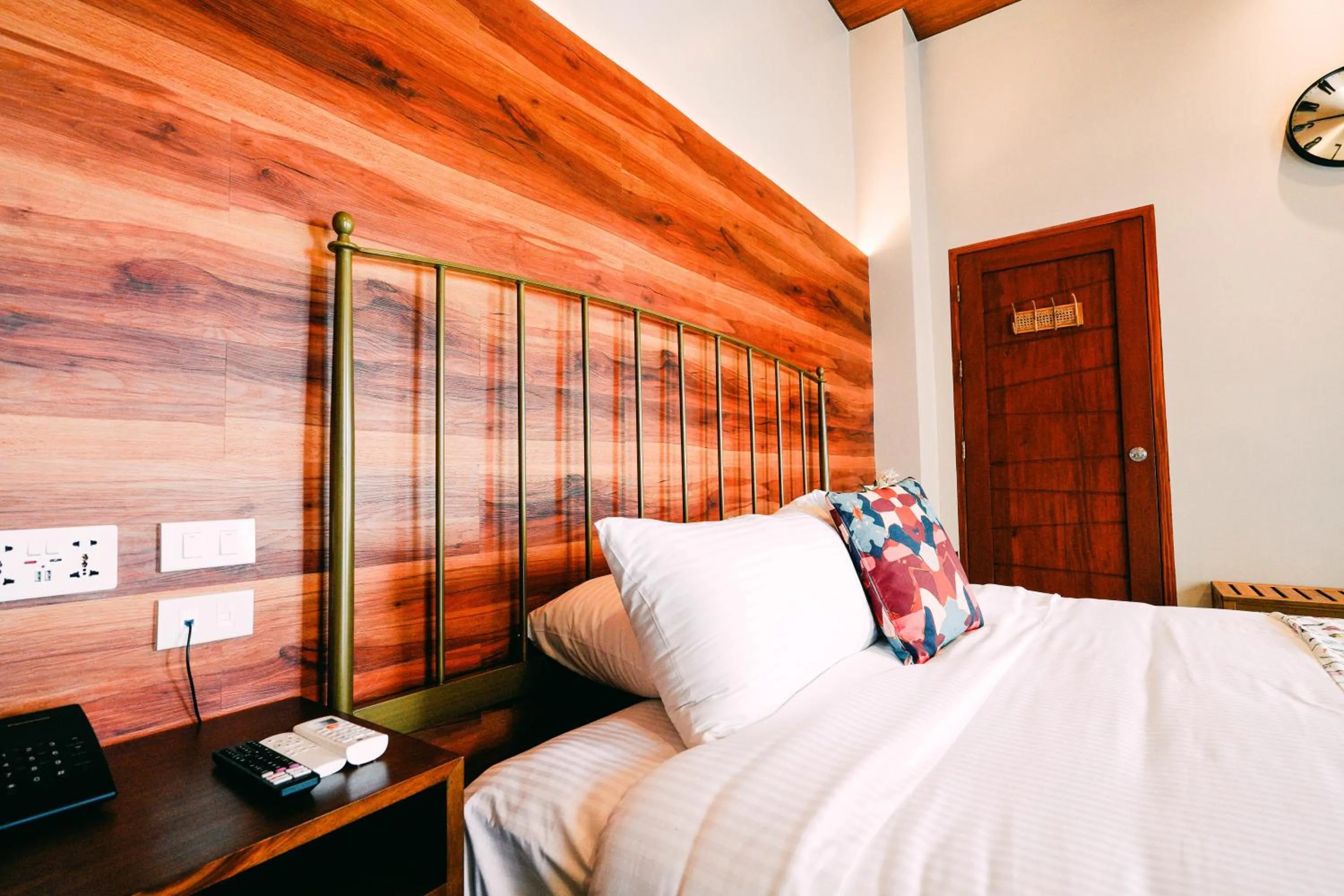 Bed in Hotel Kimberly Tagaytay