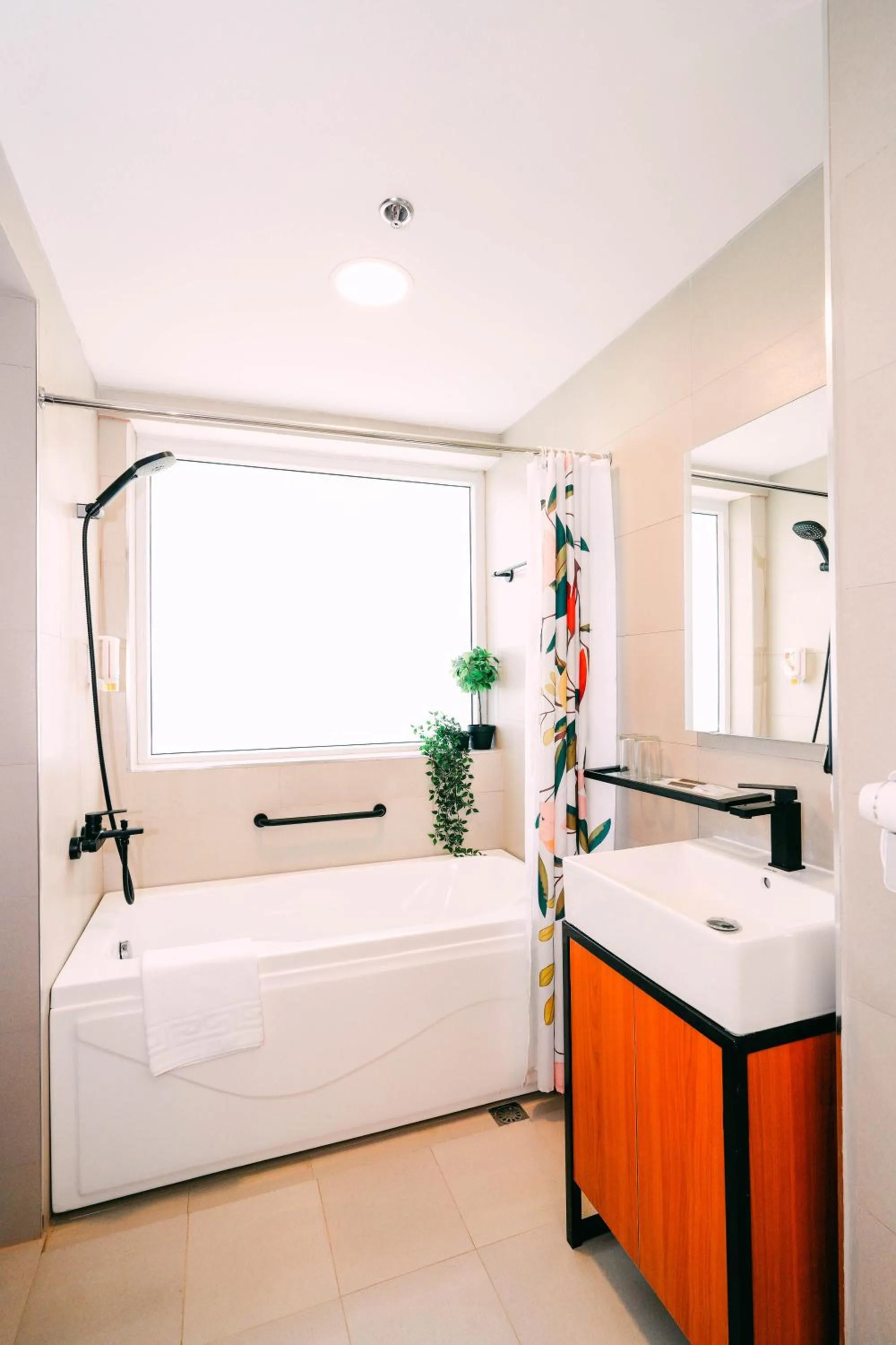 Bed in Hotel Kimberly Tagaytay