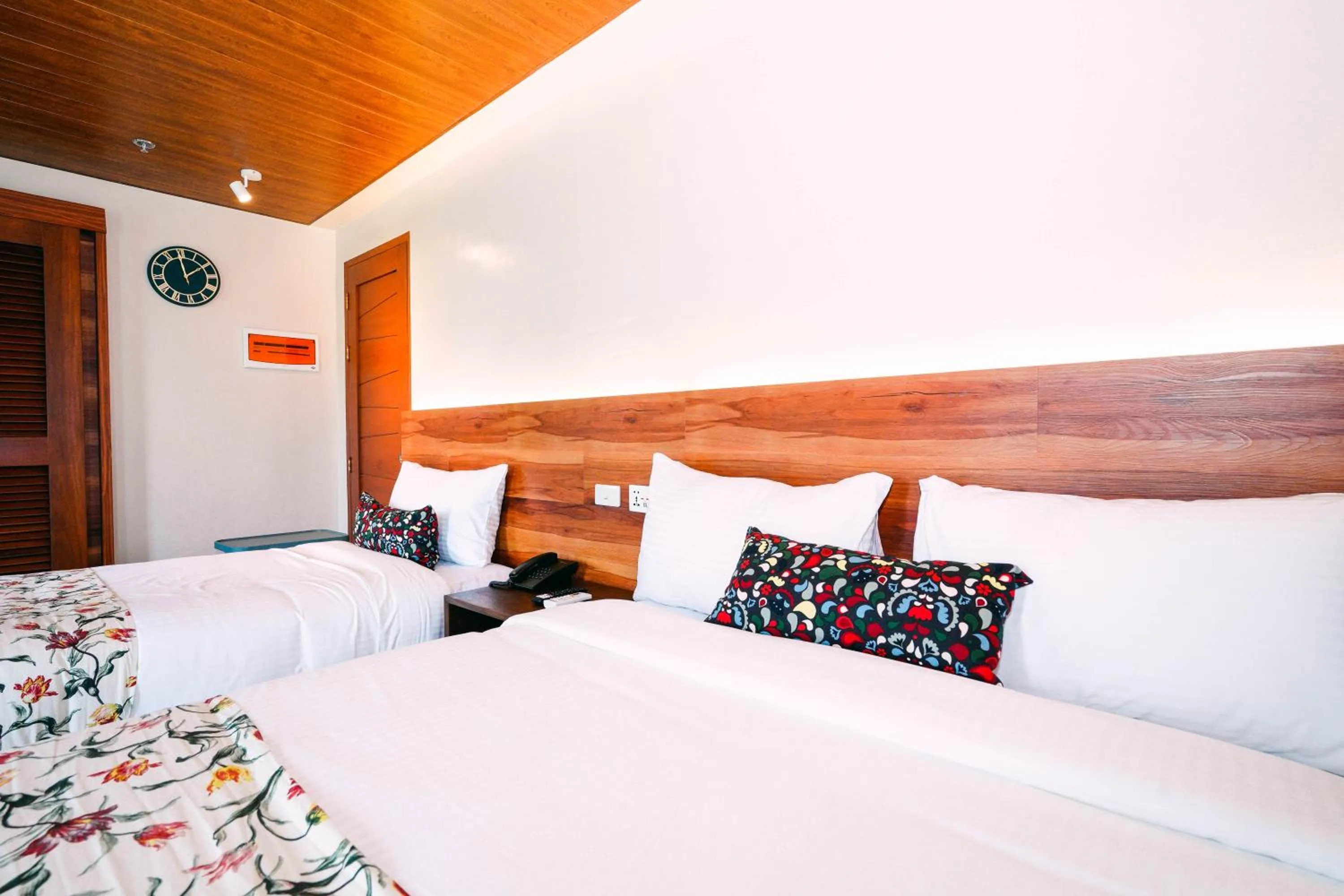 Bed in Hotel Kimberly Tagaytay