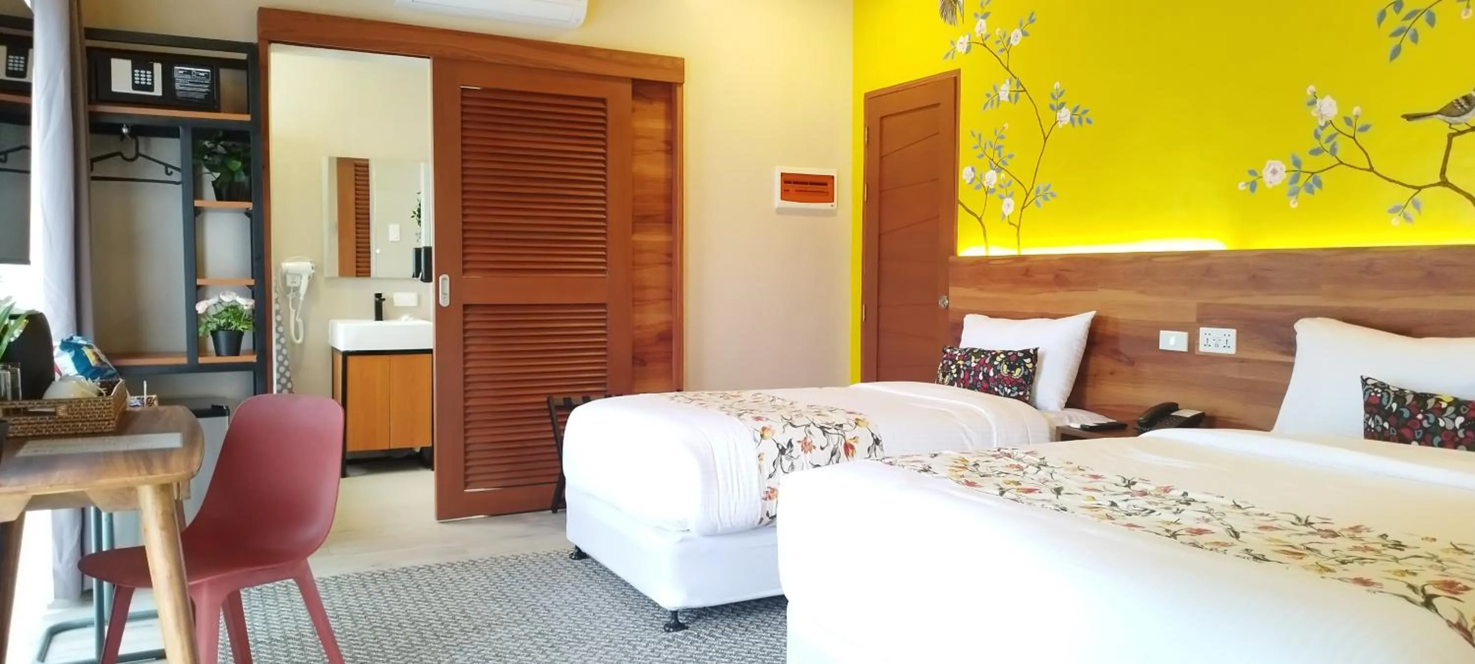 Bed in Hotel Kimberly Tagaytay