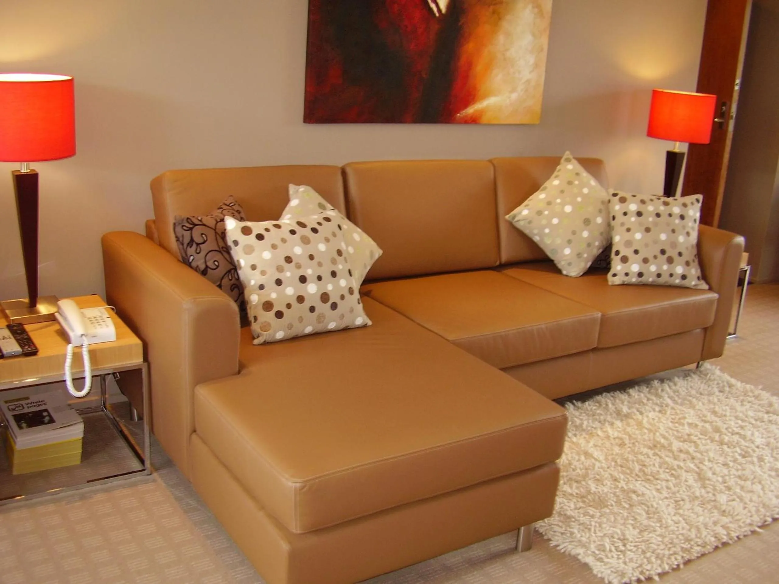 Living room in Brentwood Hotel