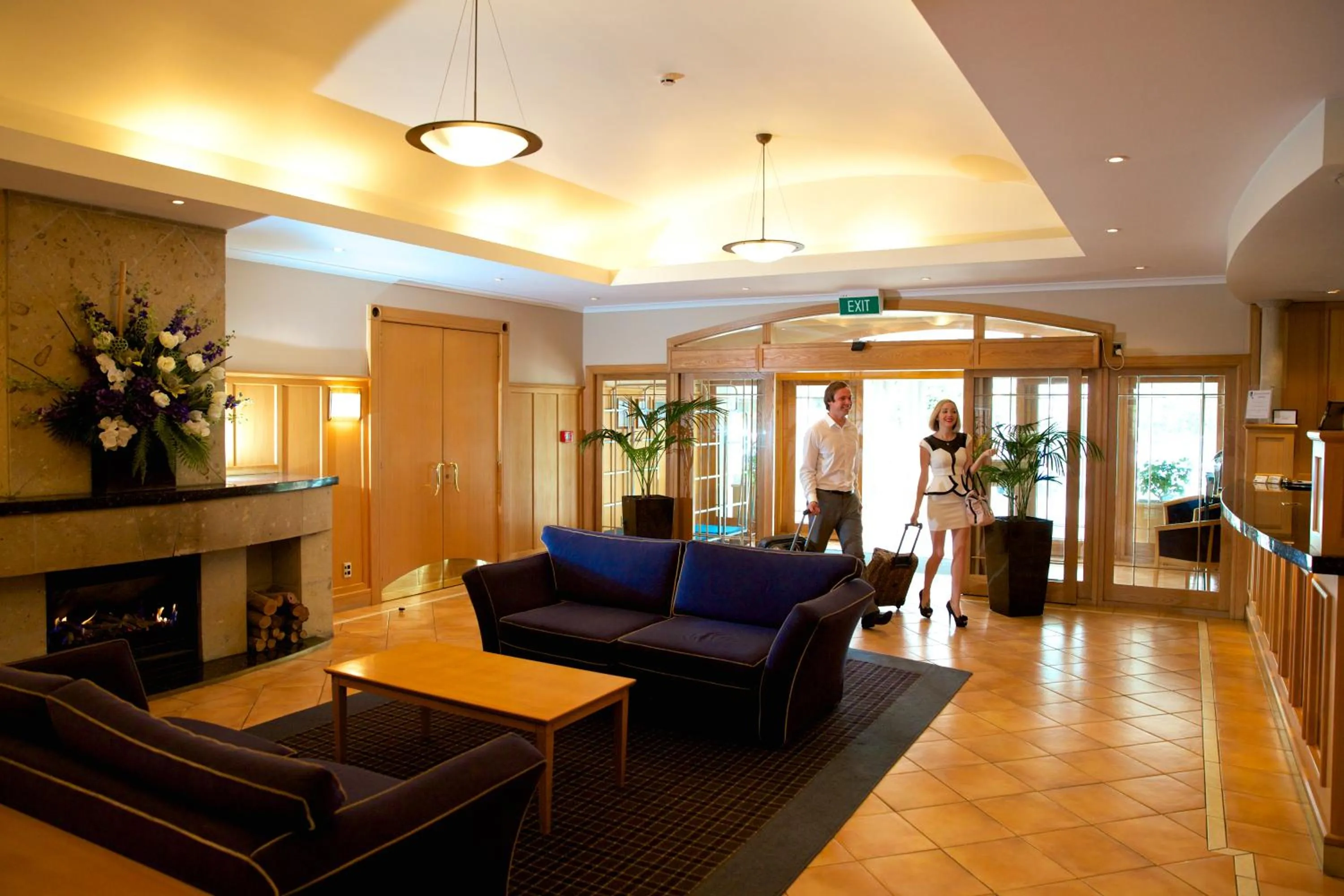 Lobby or reception in Brentwood Hotel