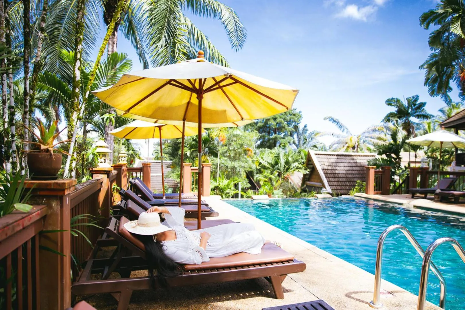 Swimming pool in Khaolak Palm Beach Resort
