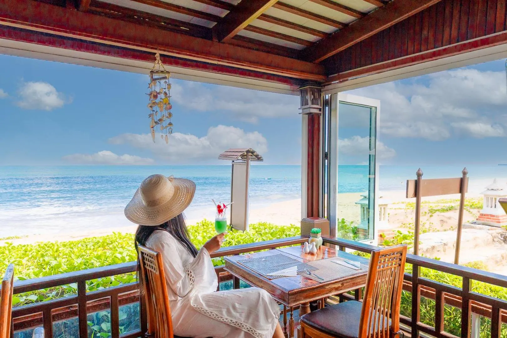 Restaurant/places to eat in Khaolak Palm Beach Resort