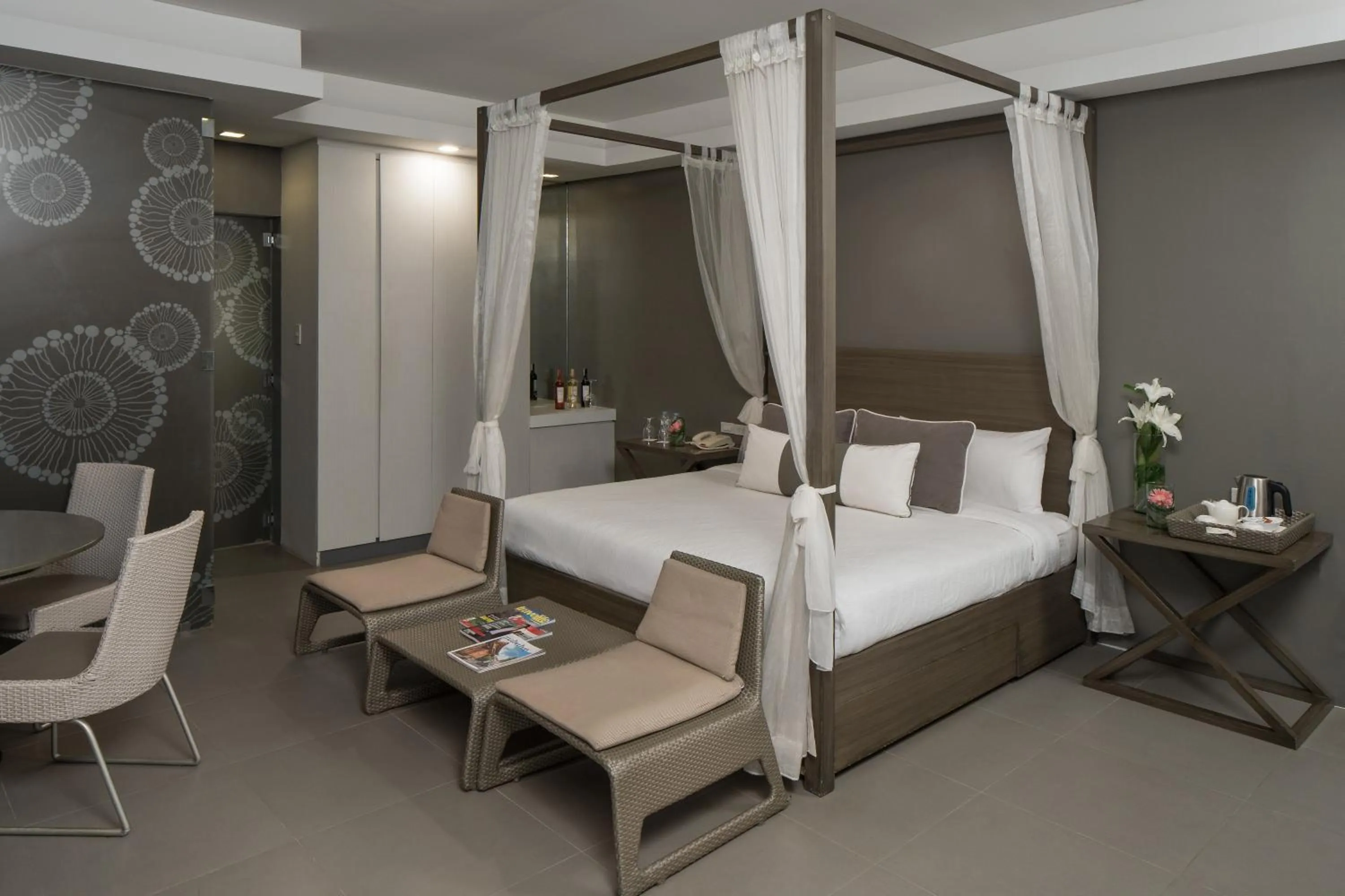 Photo of the whole room, Bed in Astoria Boracay