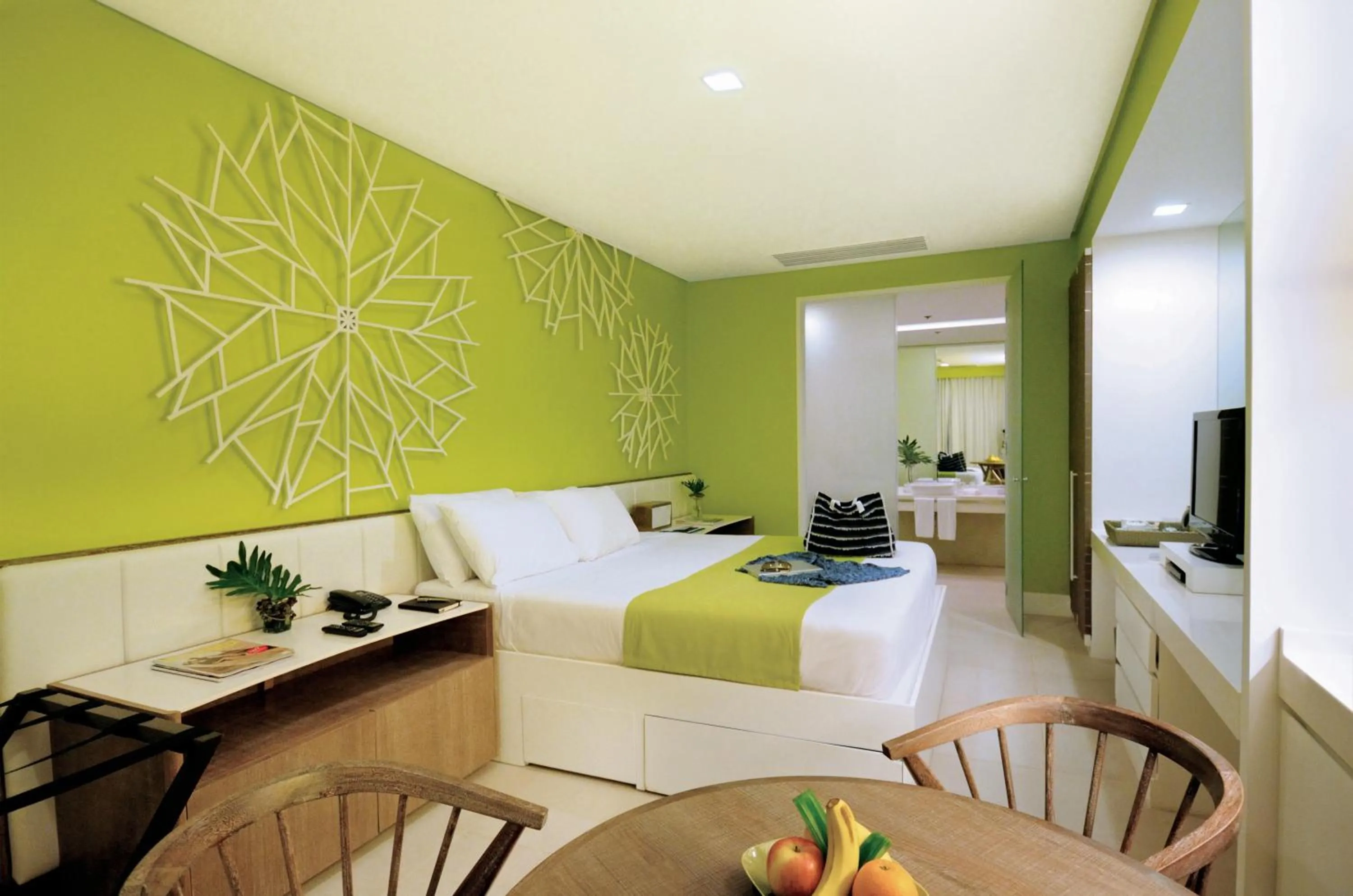 Bed in Astoria Boracay