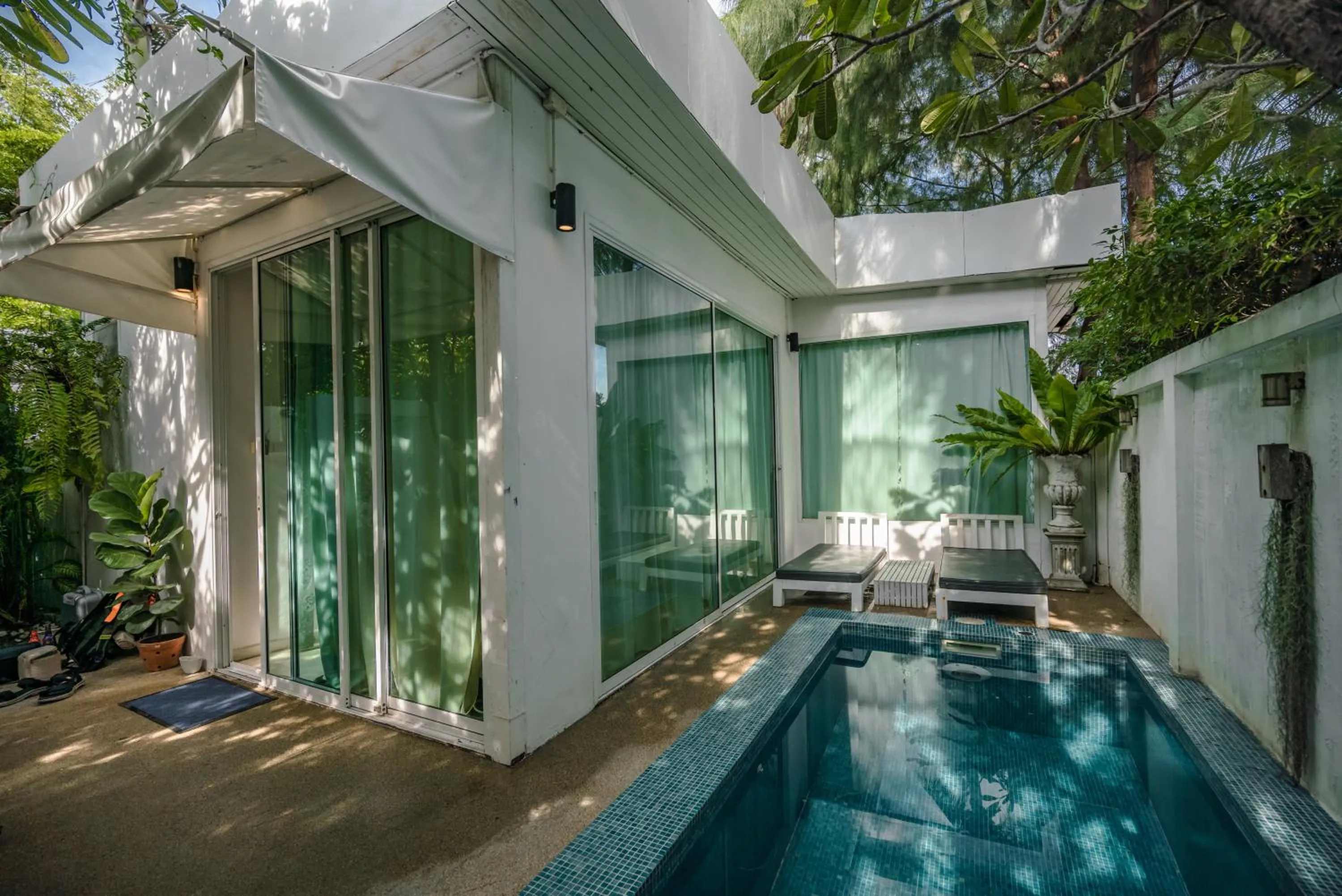 Photo of the whole room in Green Gallery Beach Boutique Hotel