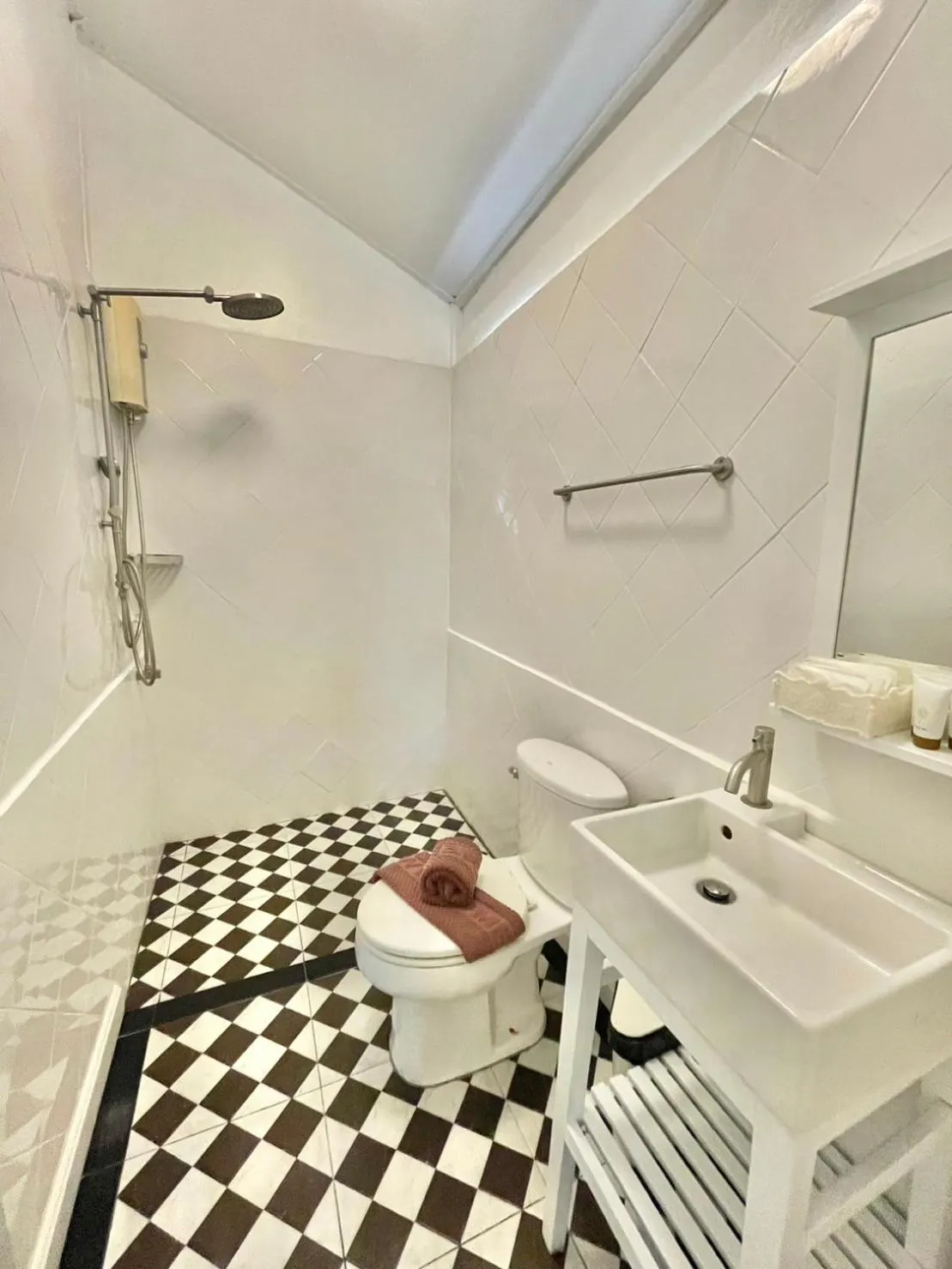 Bathroom in Green Gallery Beach Boutique Hotel