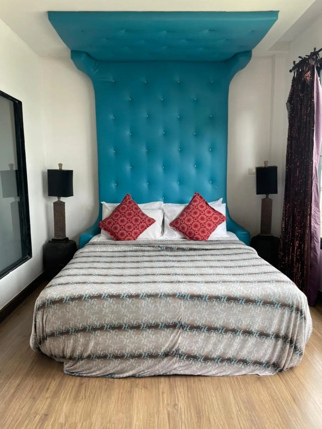 Bedroom, Bed in Green Gallery Beach Boutique Hotel