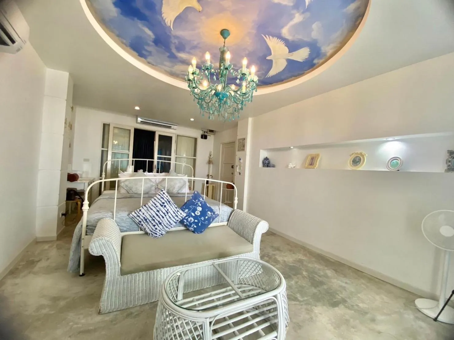 Bed in Green Gallery Beach Boutique Hotel