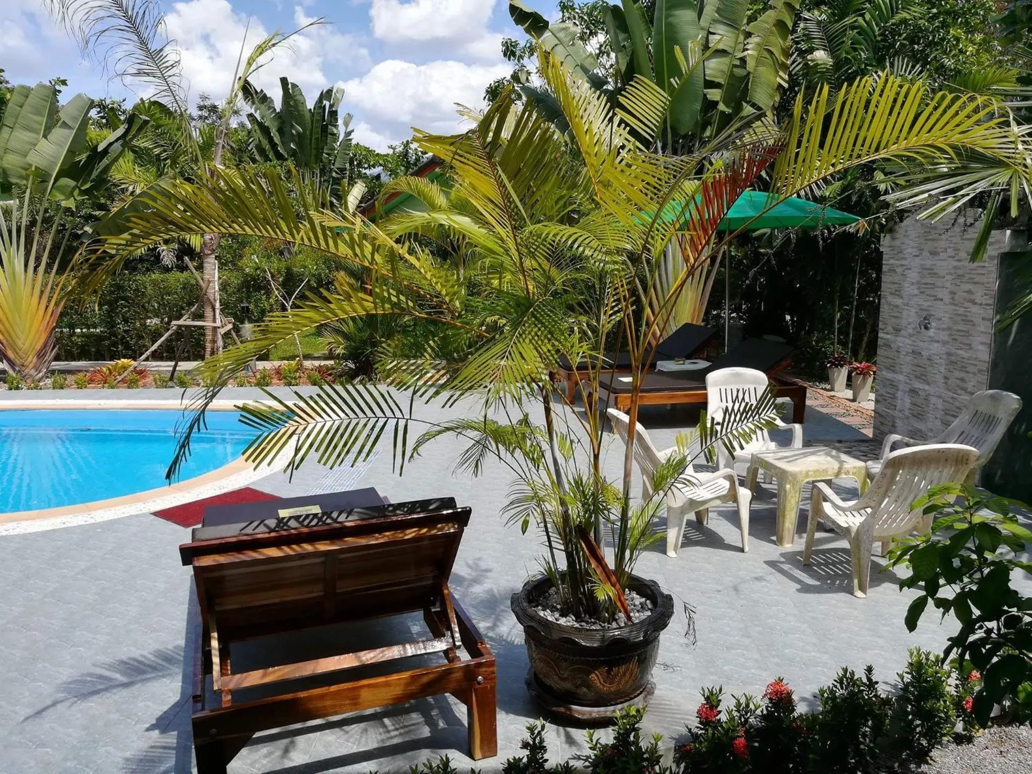 Swimming pool in Thai Break Resort