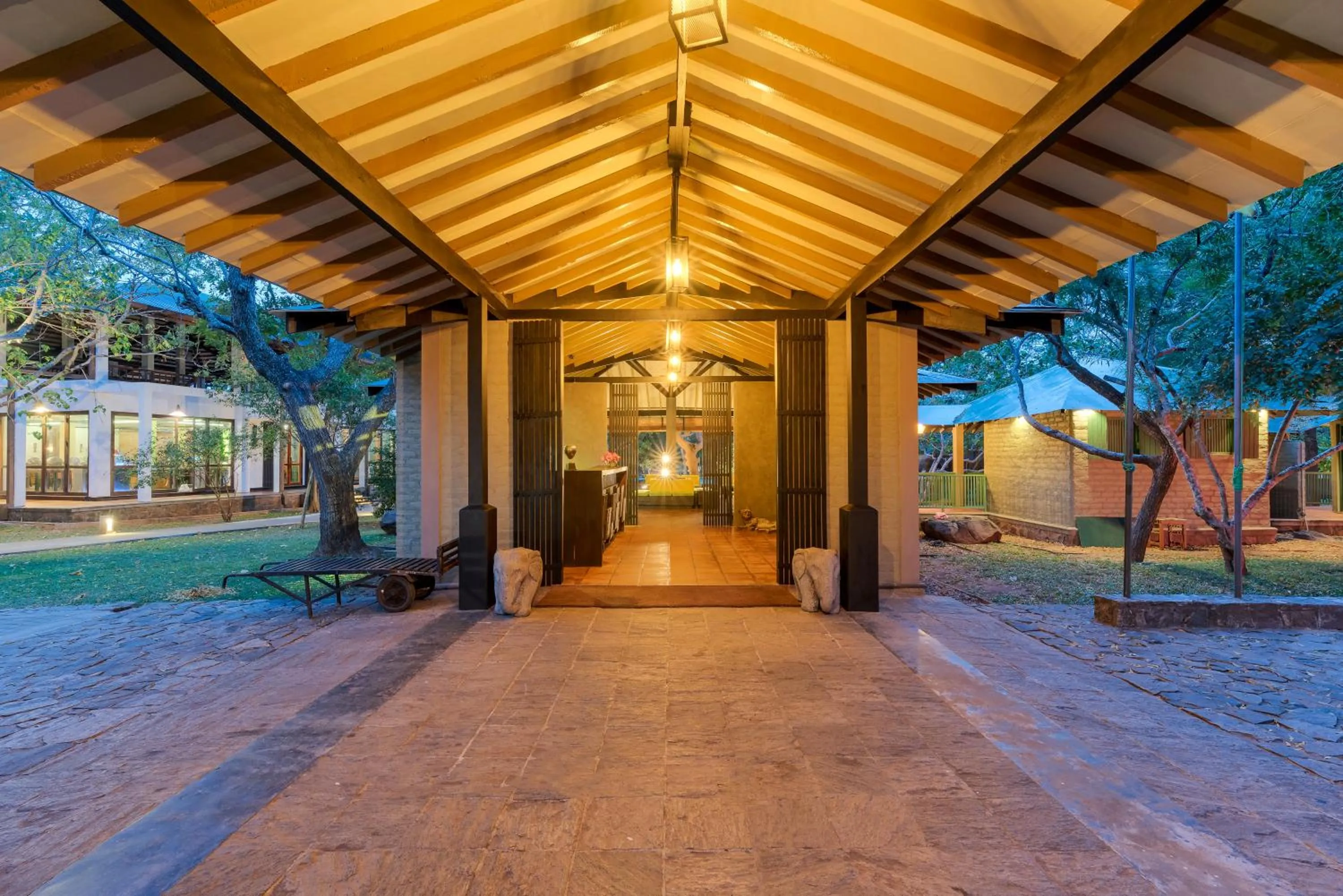 Facade/entrance in Hotel Elephant Reach