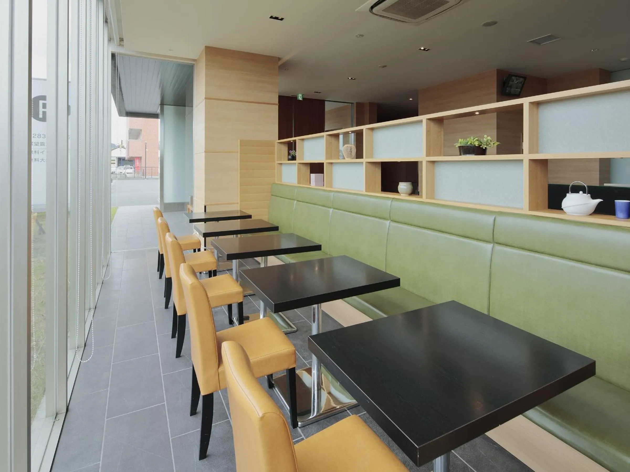 Restaurant/places to eat in Candeo Hotels Sano