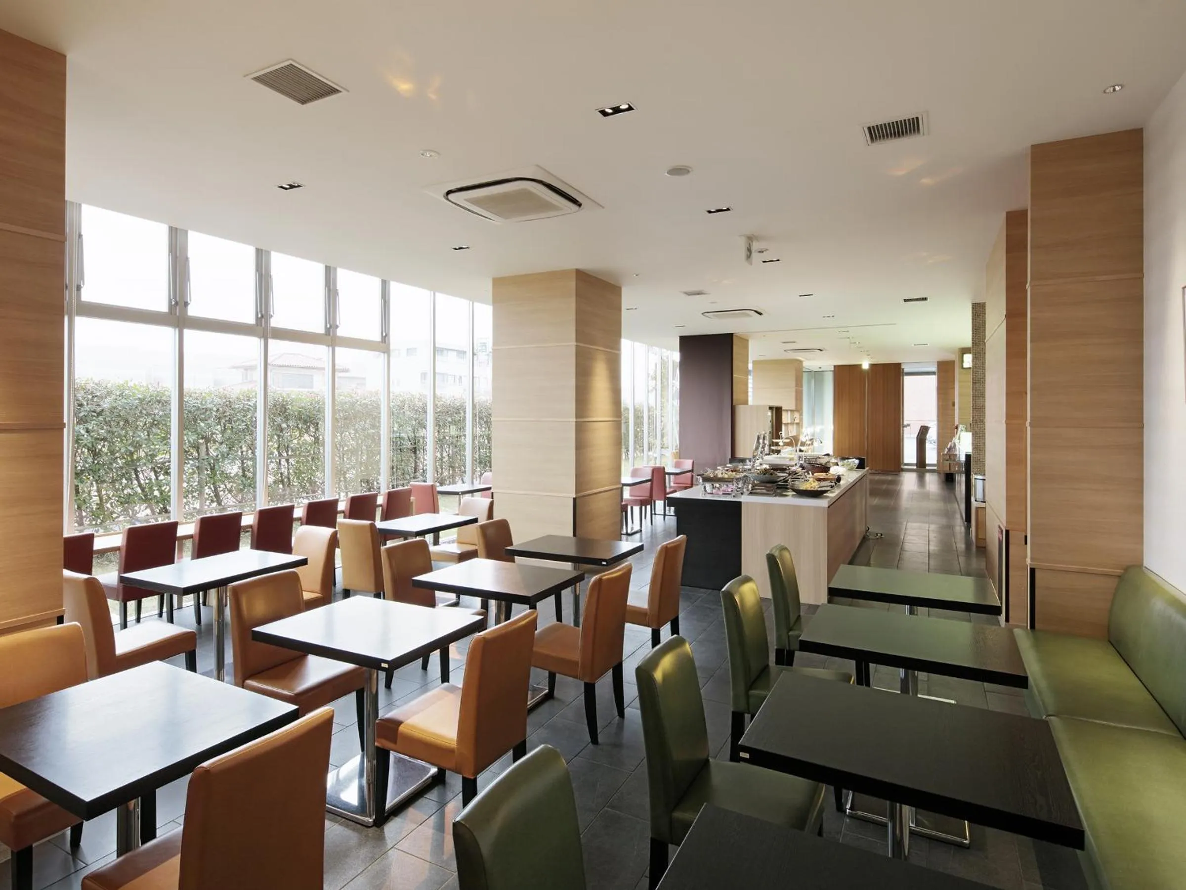 Restaurant/places to eat in Candeo Hotels Sano