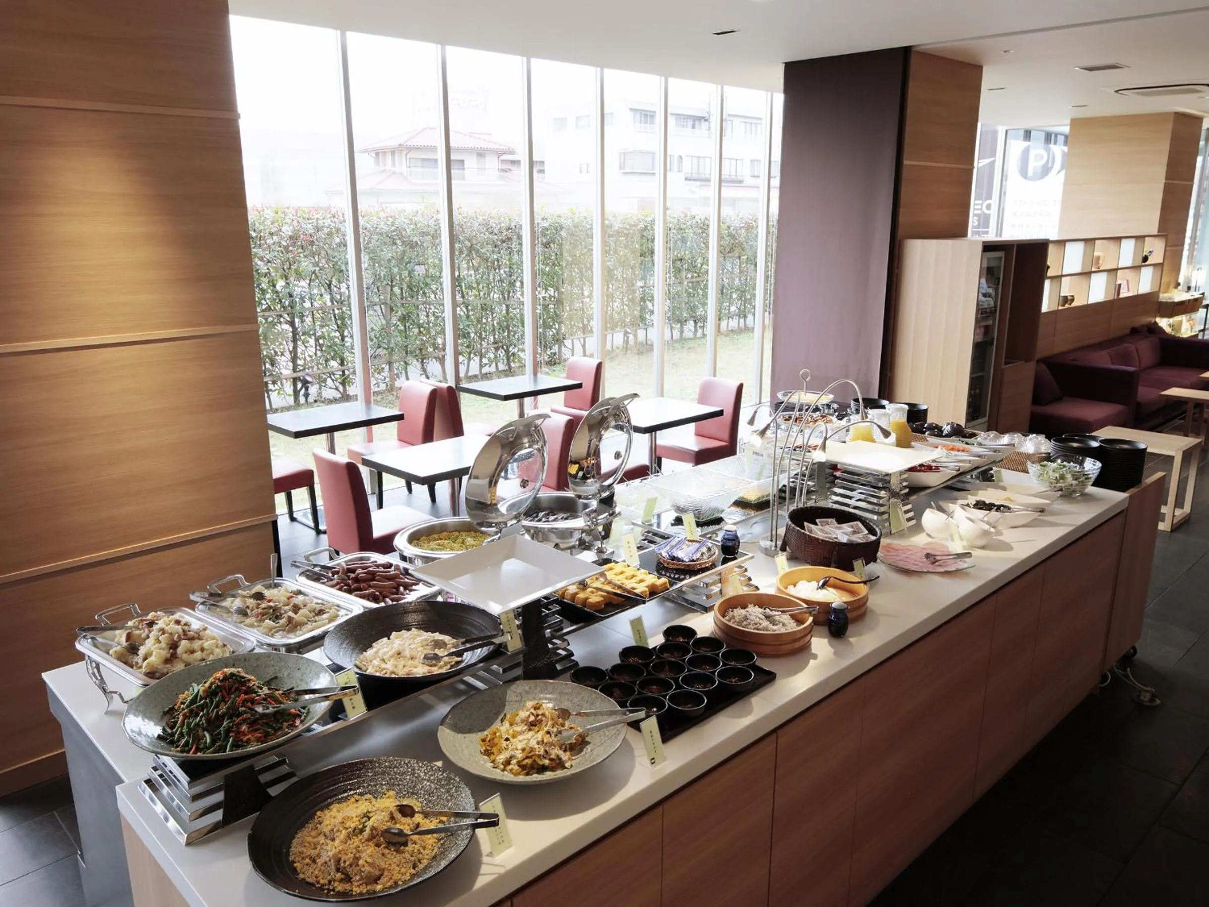 Restaurant/places to eat in Candeo Hotels Sano