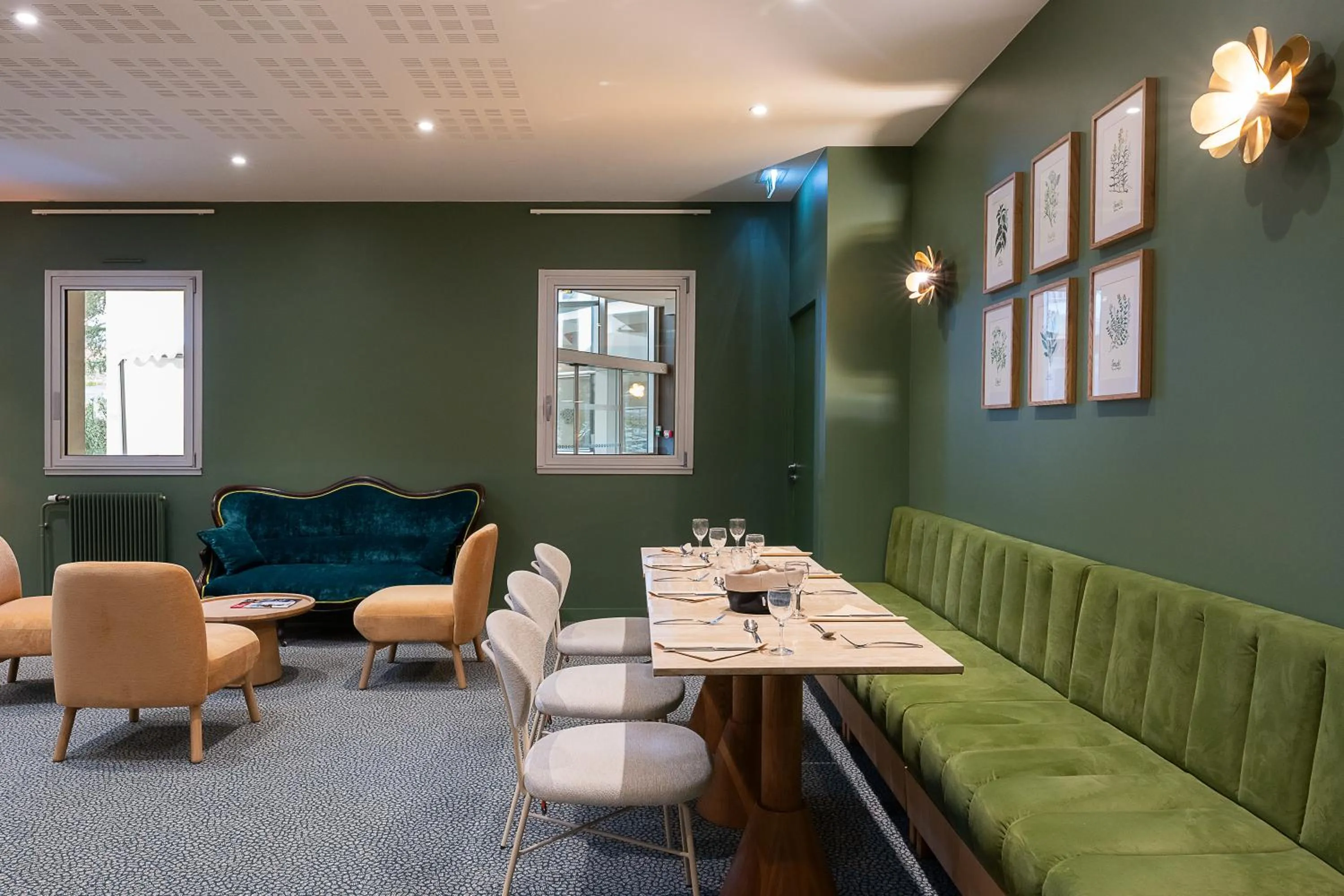 Lounge or bar in Hôtel Valpré