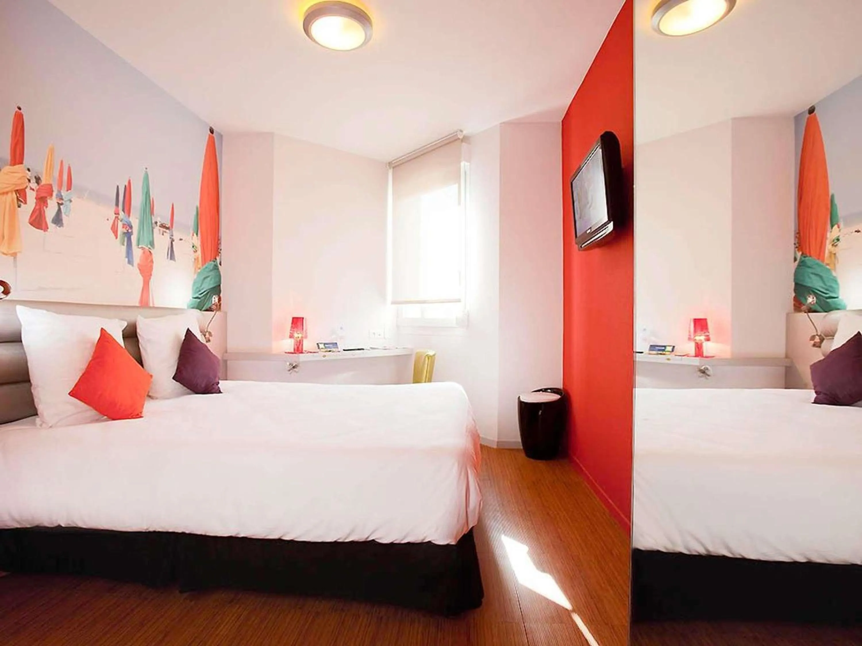 Bedroom, Bed in ibis Styles Saint Brieuc Gare Centre