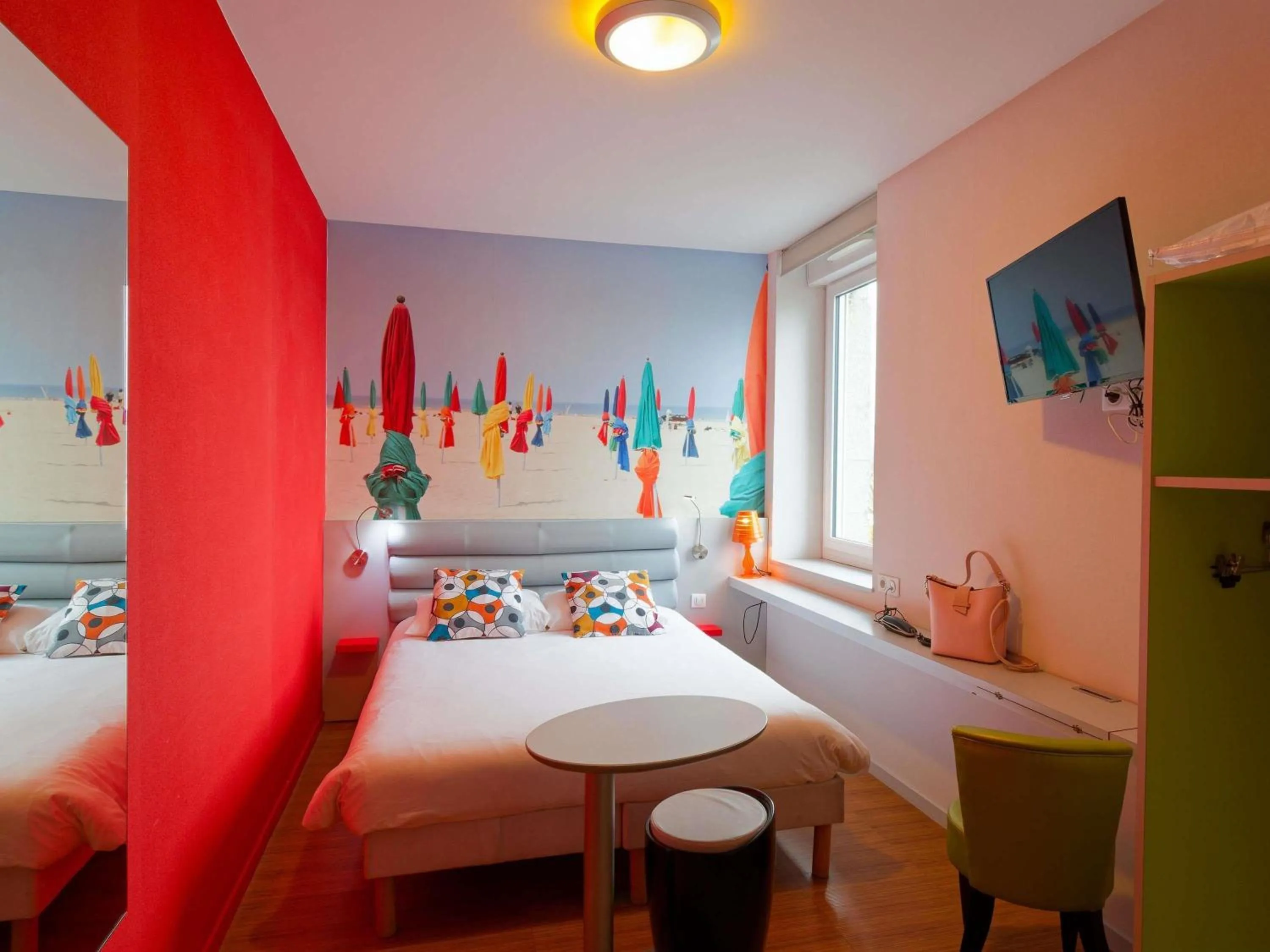 Bedroom, Bed in ibis Styles Saint Brieuc Gare Centre