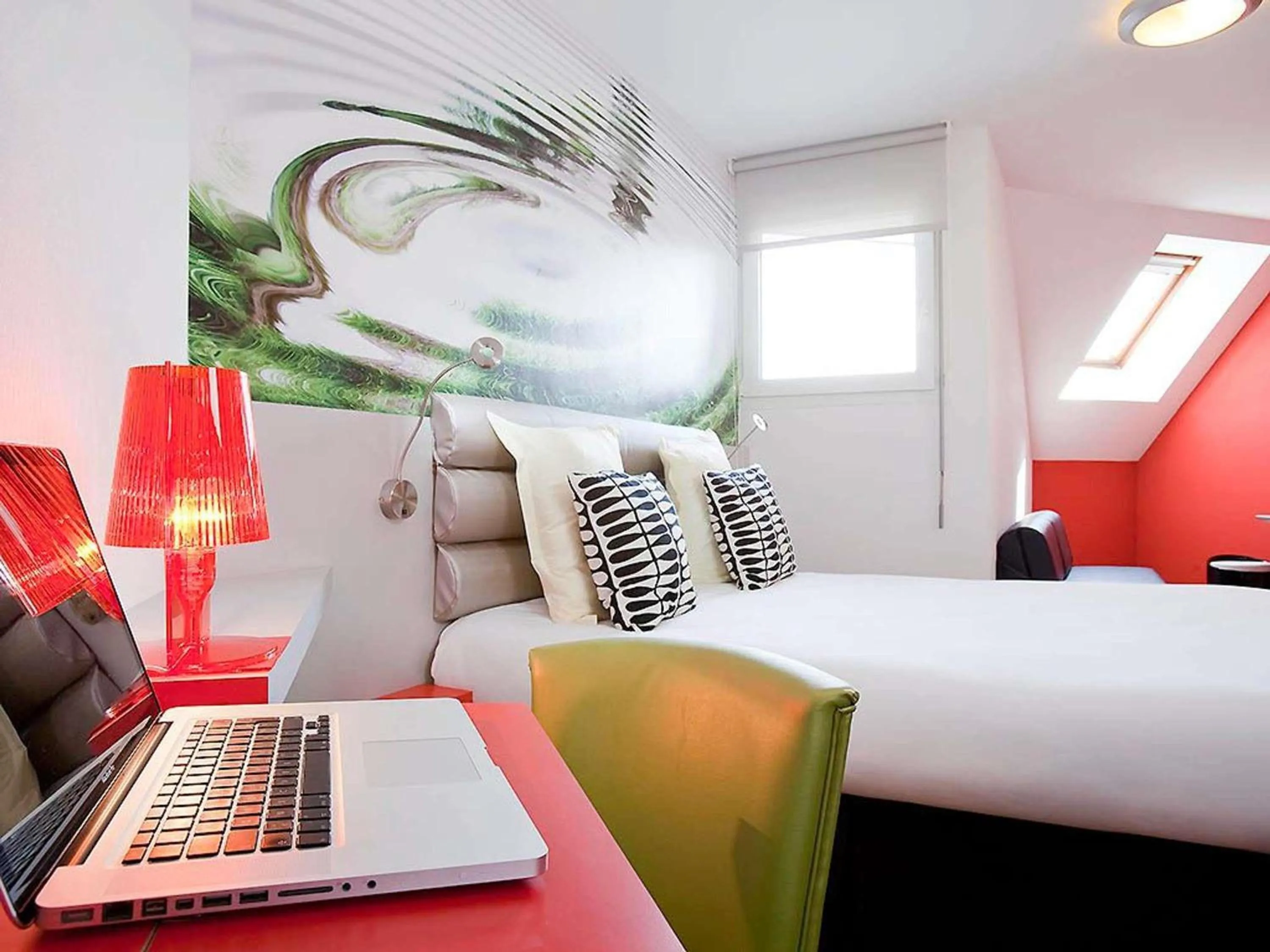 Bedroom, Bed in ibis Styles Saint Brieuc Gare Centre