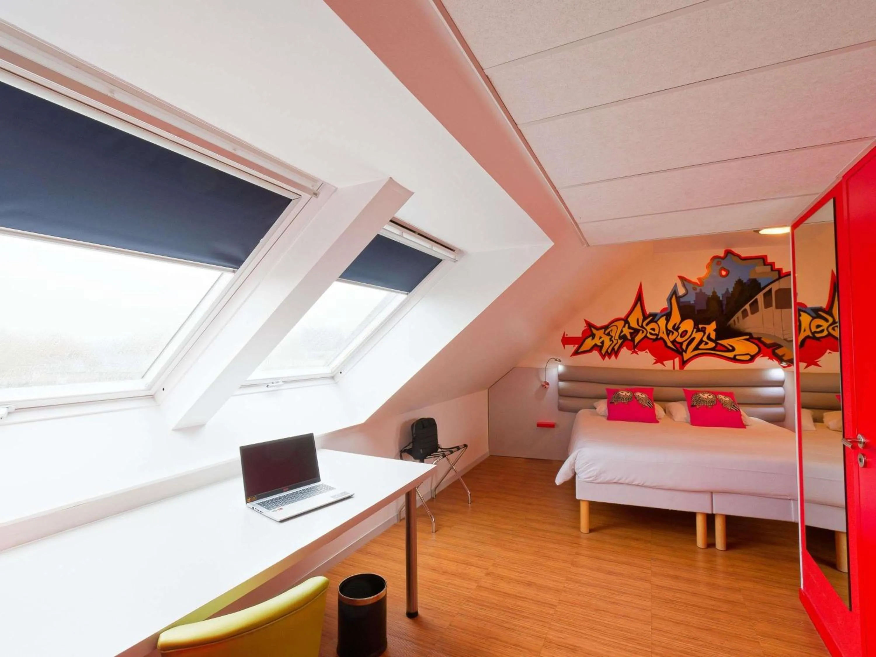 Bedroom, Bed in ibis Styles Saint Brieuc Gare Centre