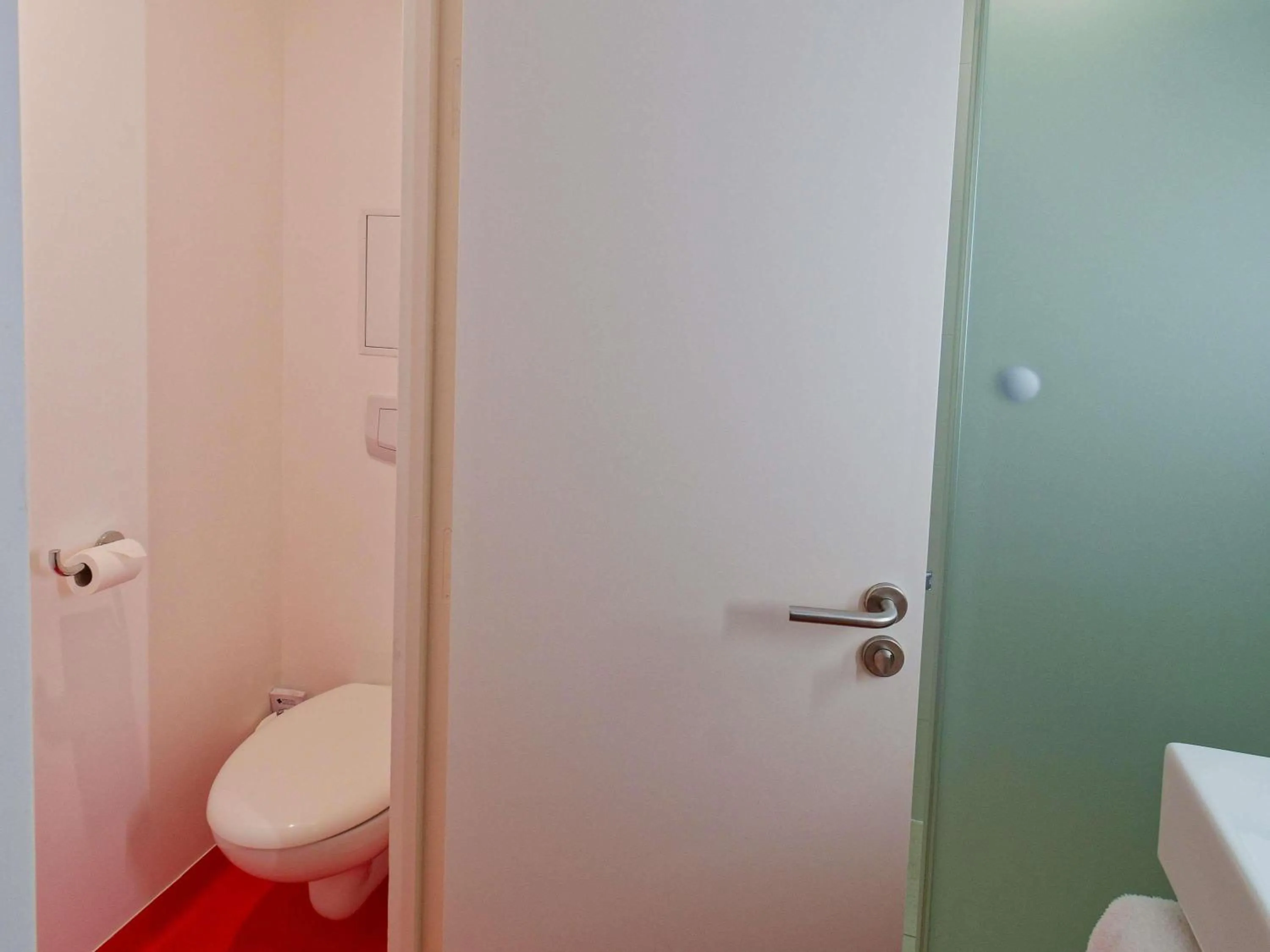 Bedroom in ibis Styles Saint Brieuc Gare Centre