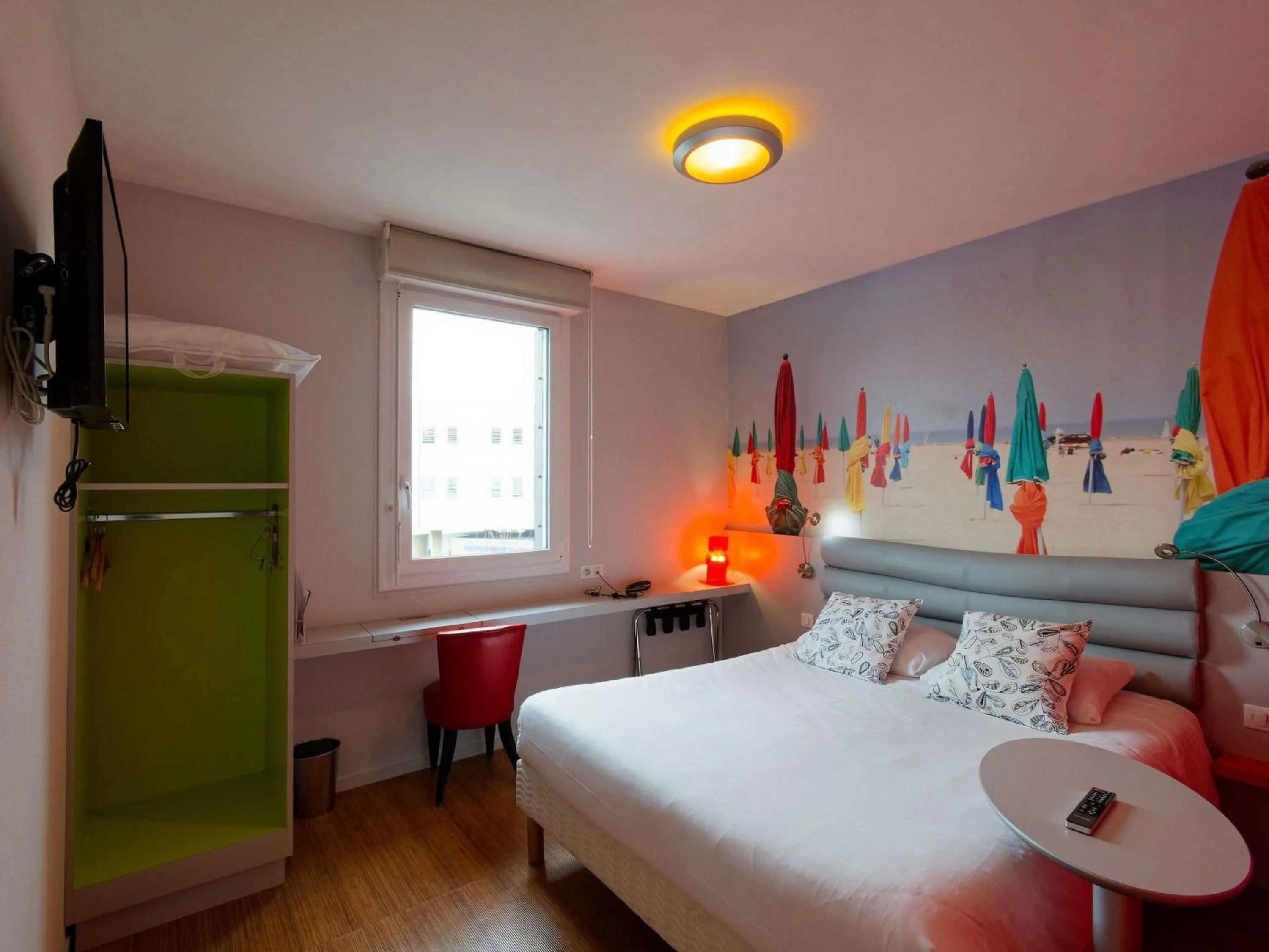 Bedroom, Bed in ibis Styles Saint Brieuc Gare Centre