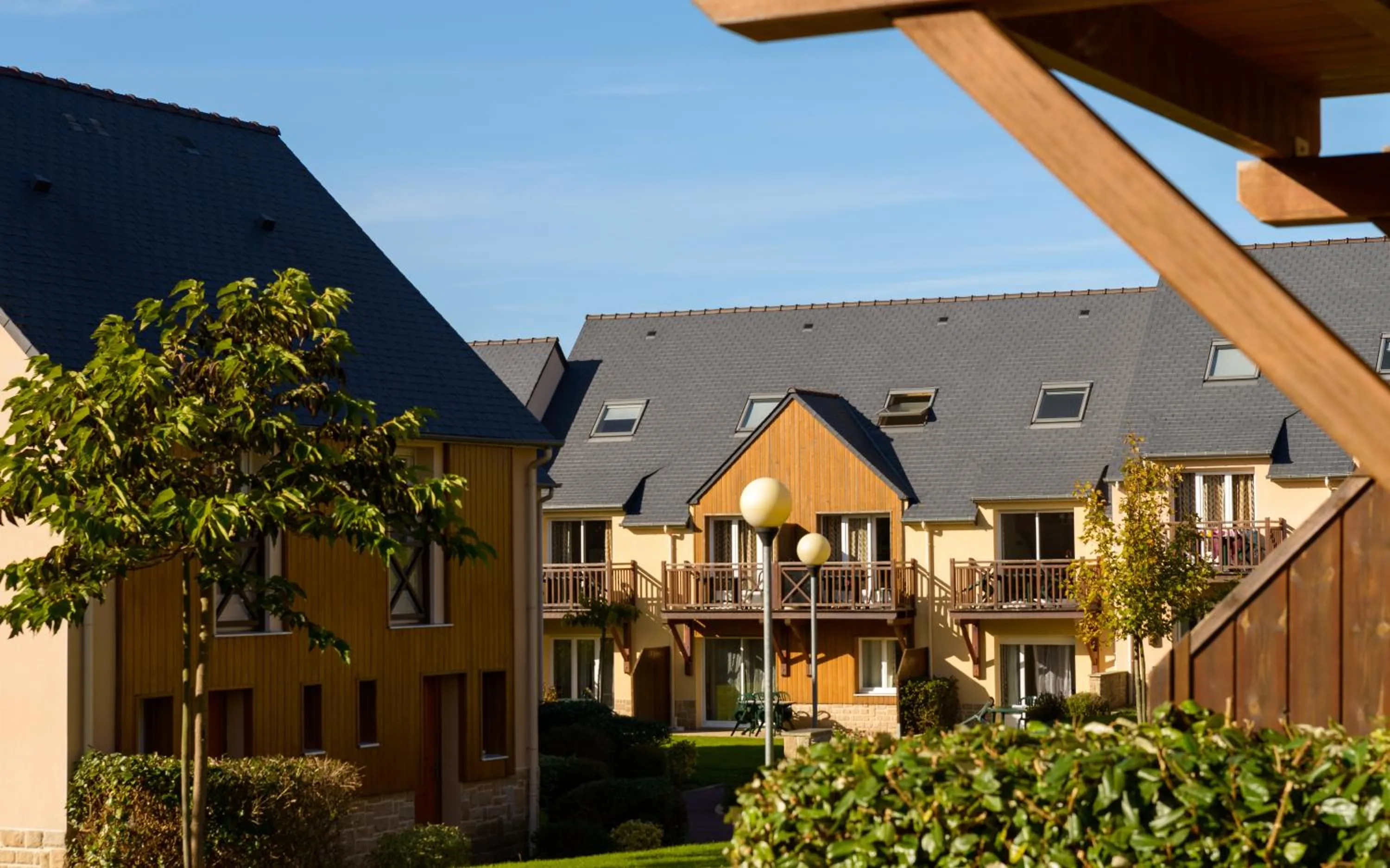 Facade/entrance in Lagrange Vacances Les Roches Douvres